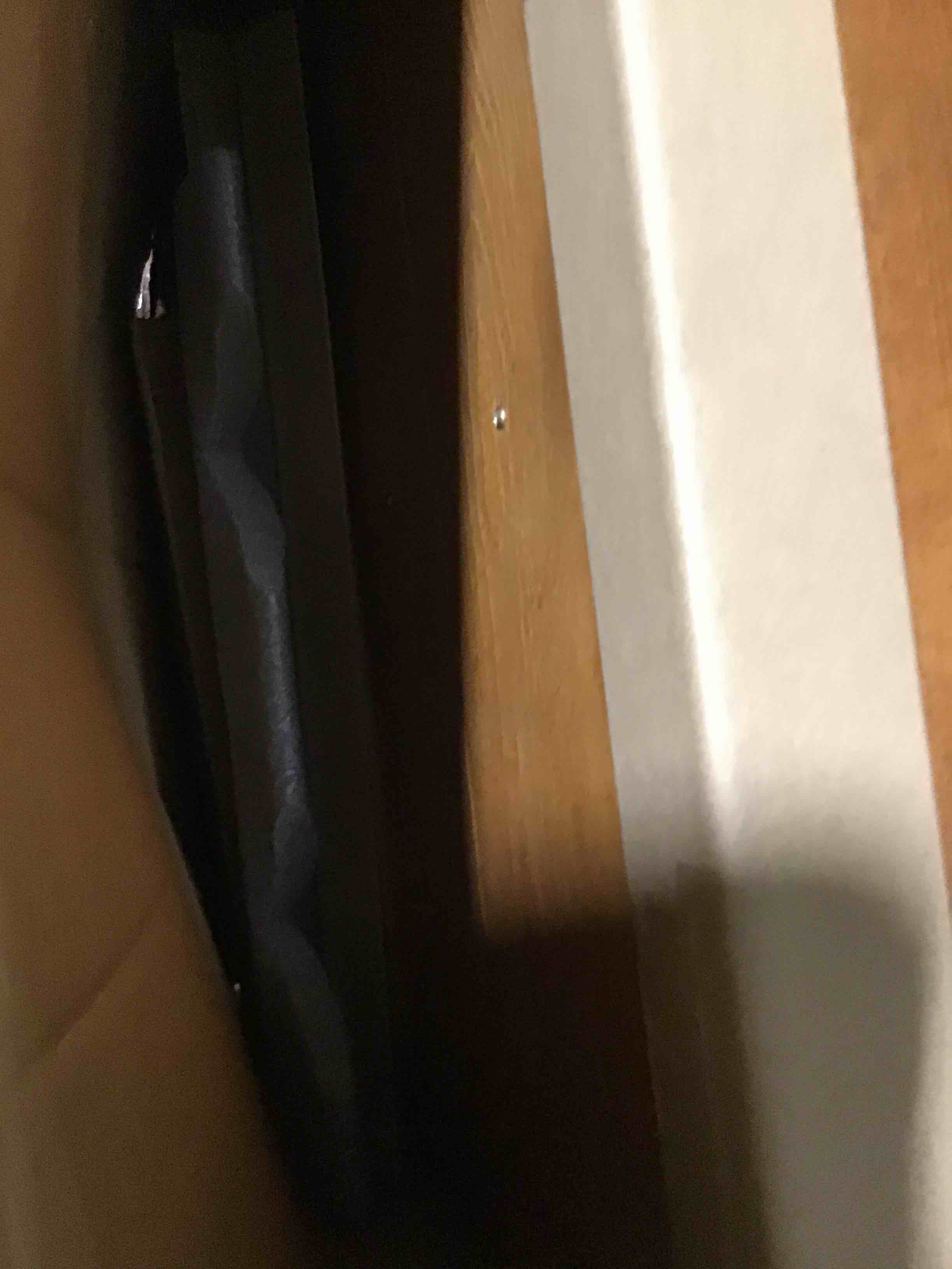 https://s3.amazonaws.com/lotting-images-prod/bidfta/RED5377847_1692280376583.jpeg
