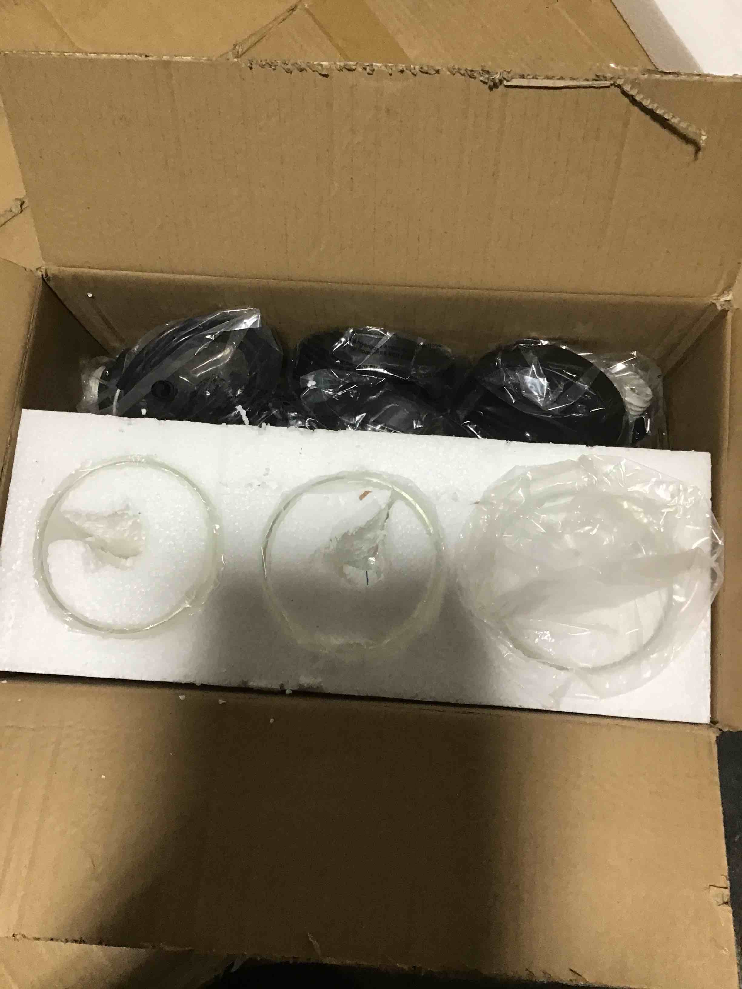 https://s3.amazonaws.com/lotting-images-prod/bidfta/RED5377855_1692284531780.jpeg