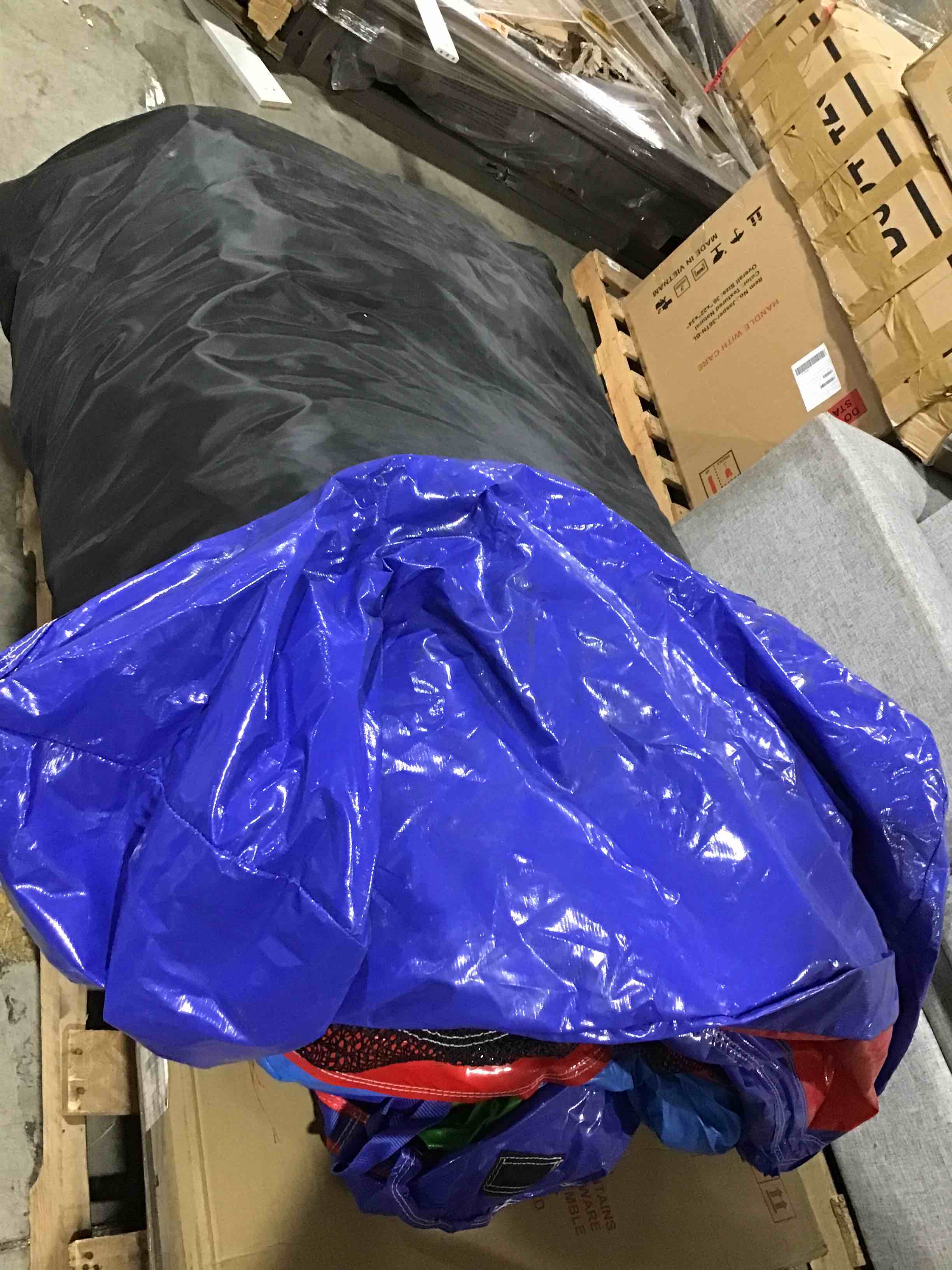 https://s3.amazonaws.com/lotting-images-prod/bidfta/RED5378197_1691435285930.jpeg