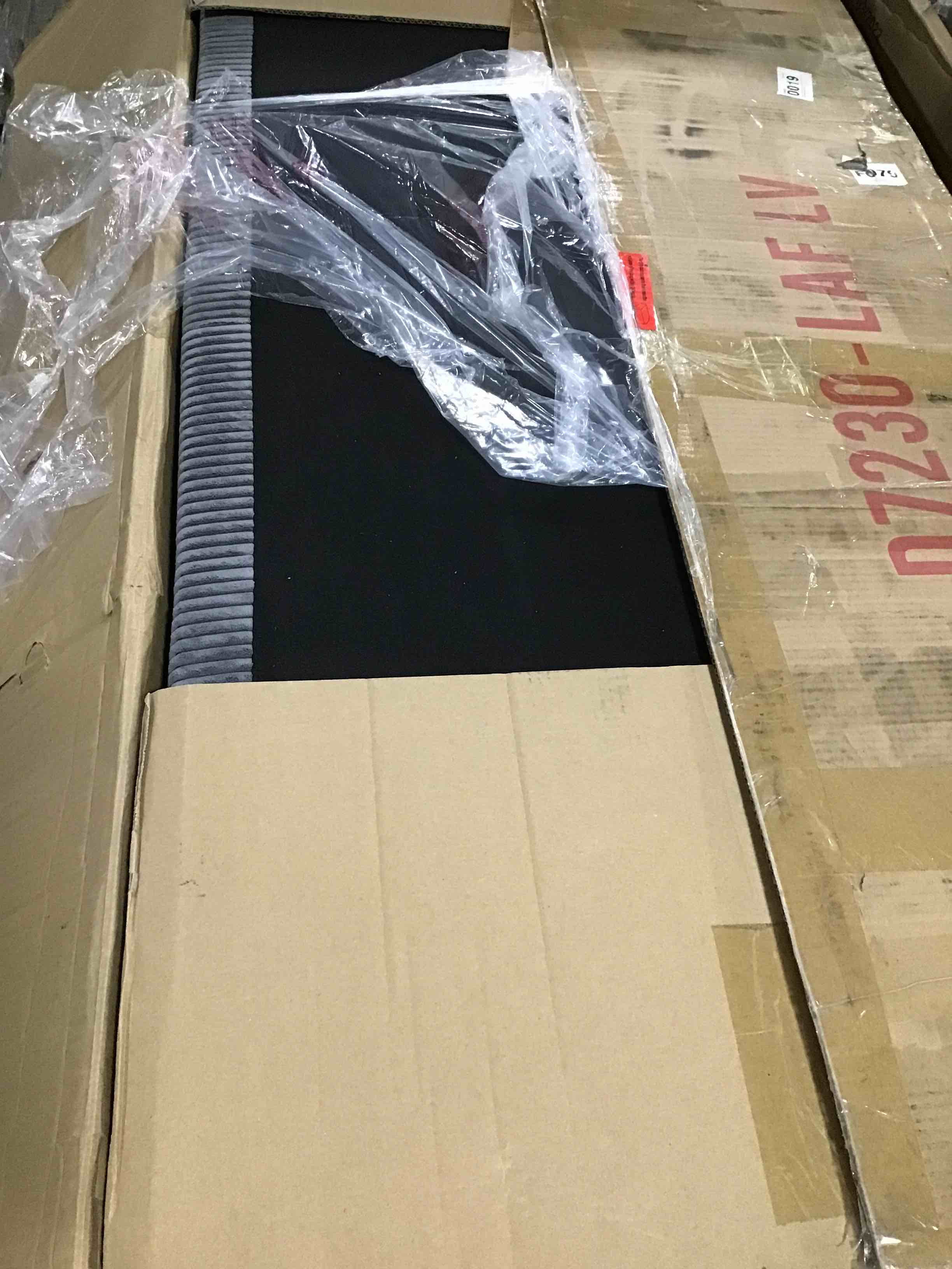 https://s3.amazonaws.com/lotting-images-prod/bidfta/RED5379111_1693334342677.jpeg