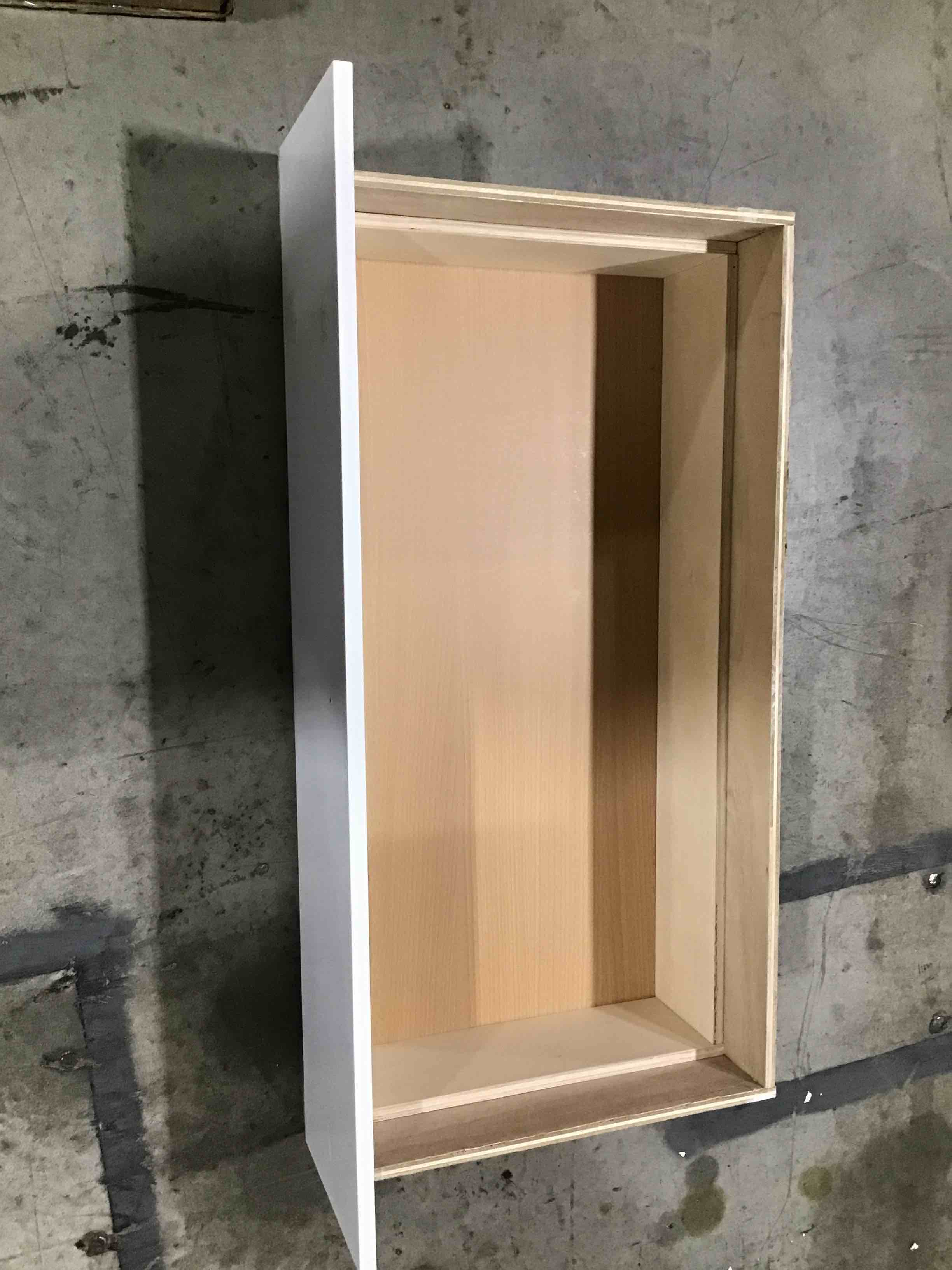 https://s3.amazonaws.com/lotting-images-prod/bidfta/RED5379293_1693510648374.jpeg