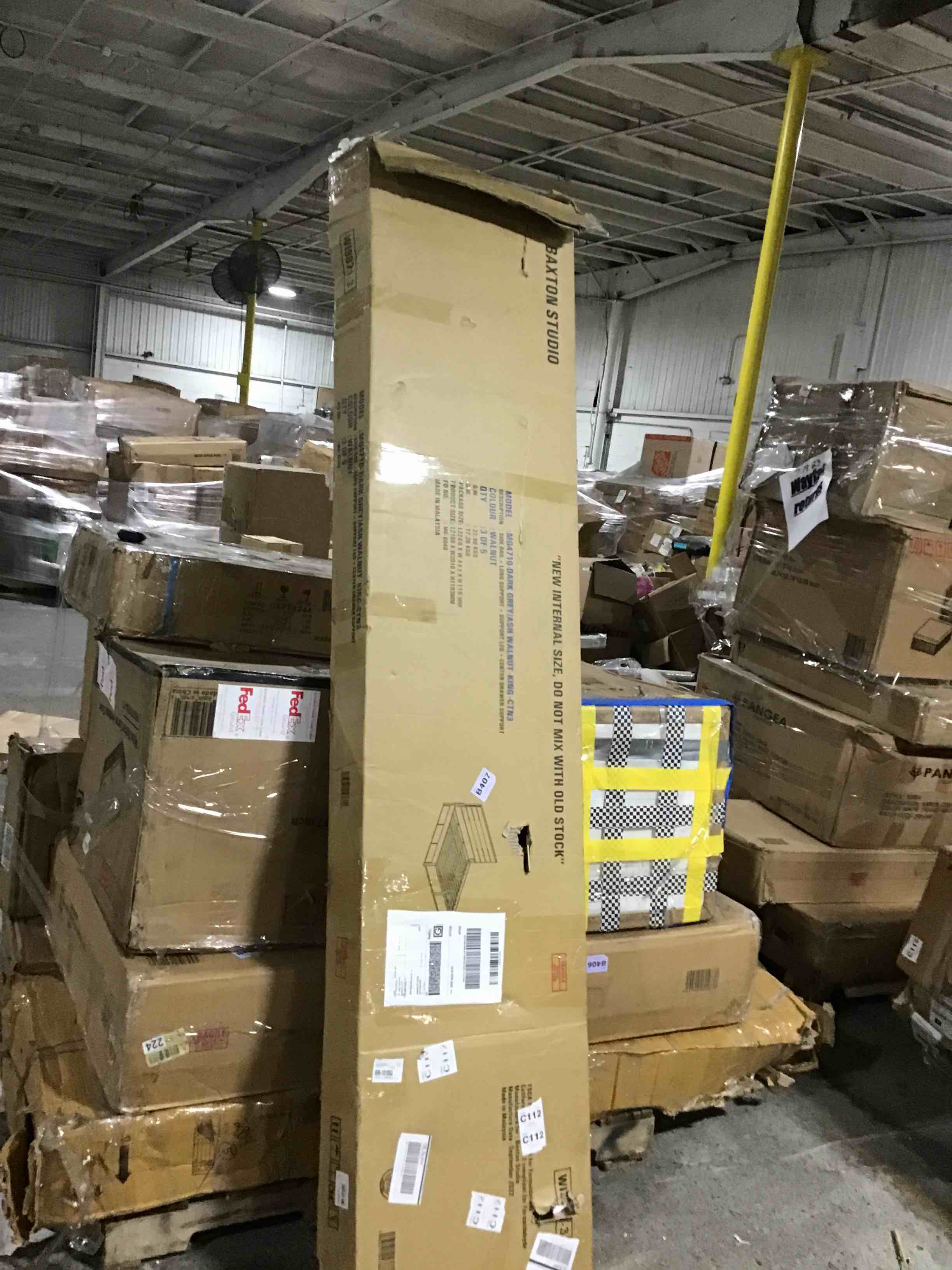 https://s3.amazonaws.com/lotting-images-prod/bidfta/RED5379535_1689961700792.jpeg