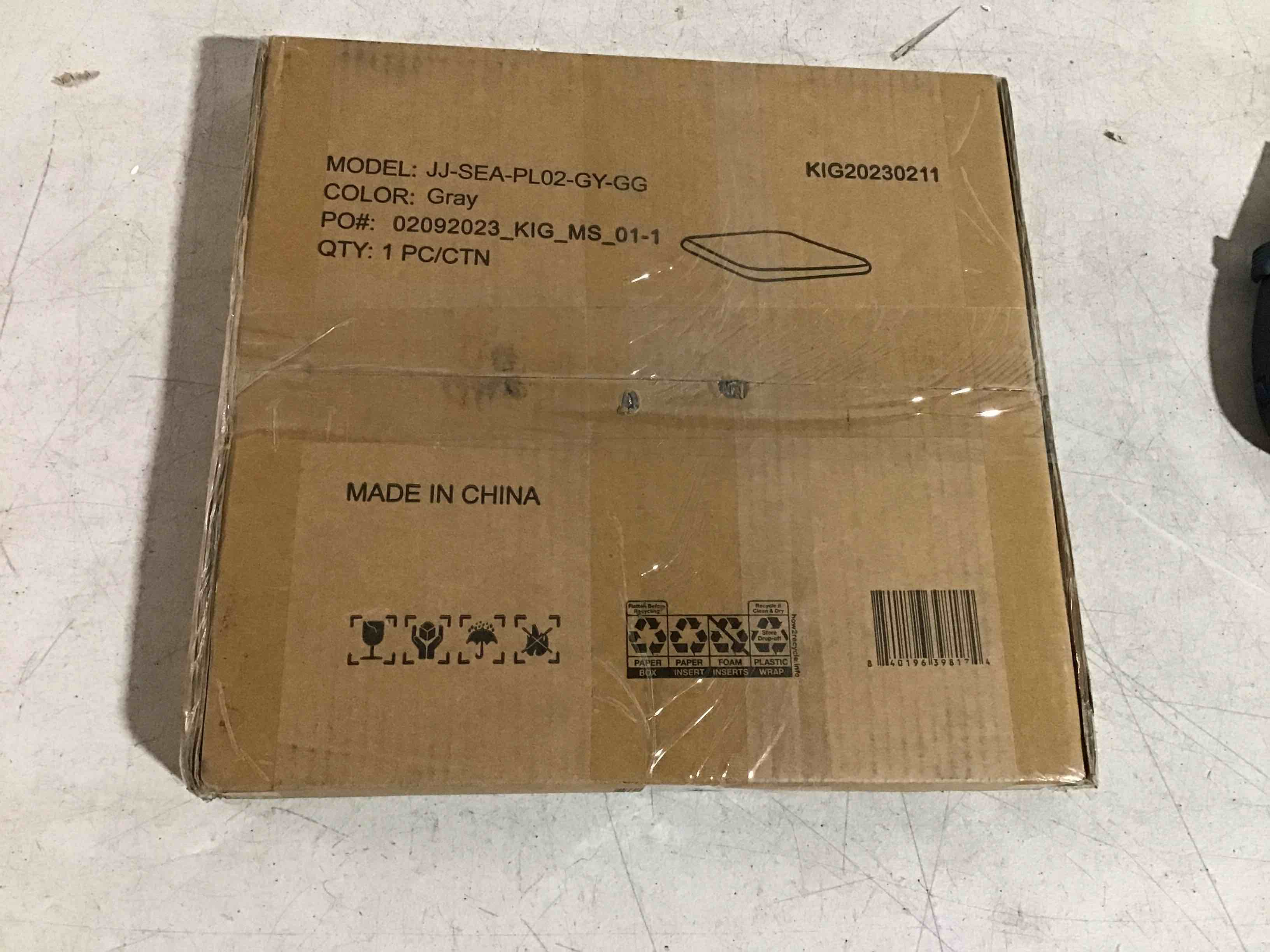 https://s3.amazonaws.com/lotting-images-prod/bidfta/RED5379699_1690303758445.jpeg