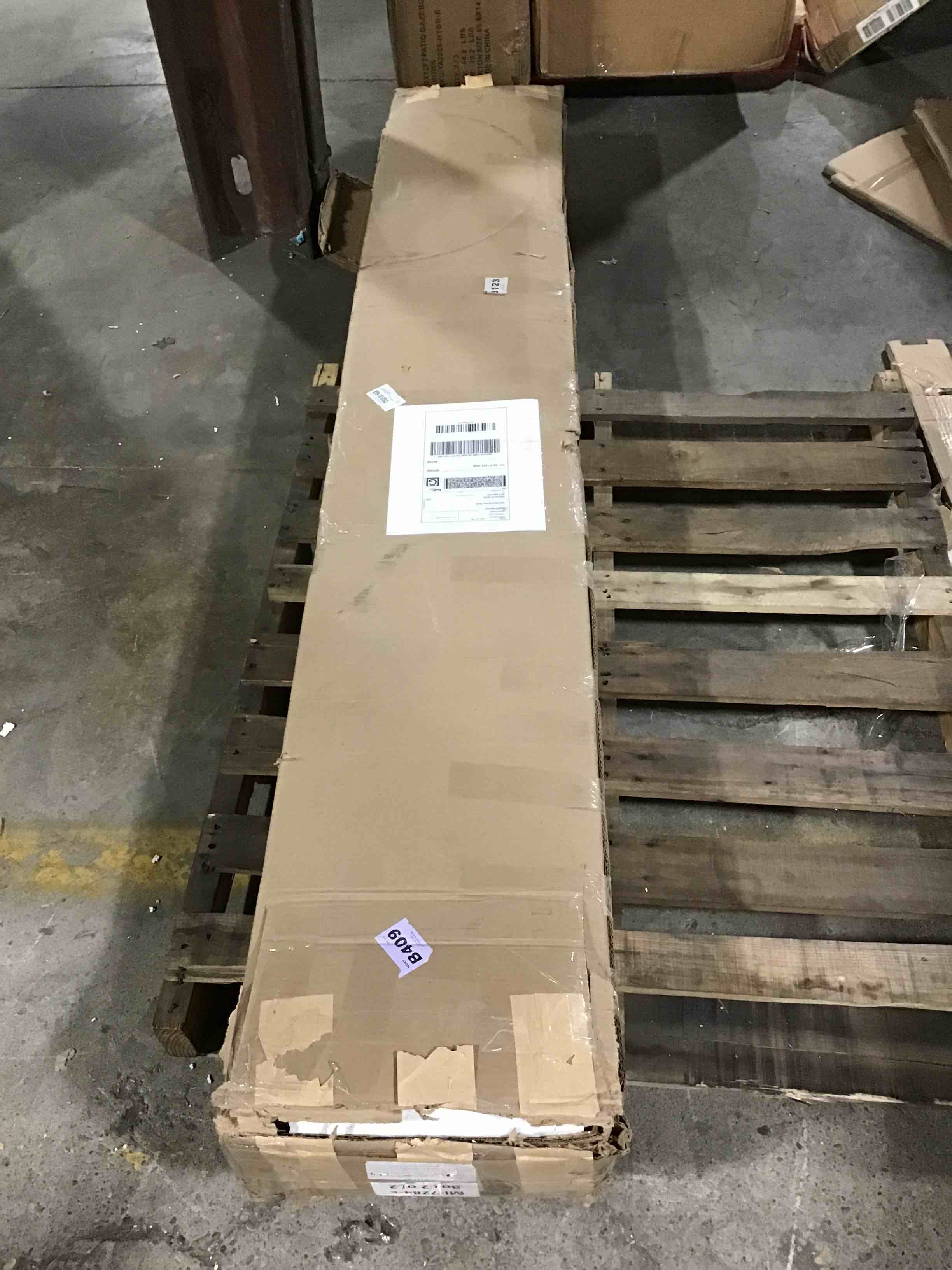https://s3.amazonaws.com/lotting-images-prod/bidfta/RED5380723_1691500814535.jpeg
