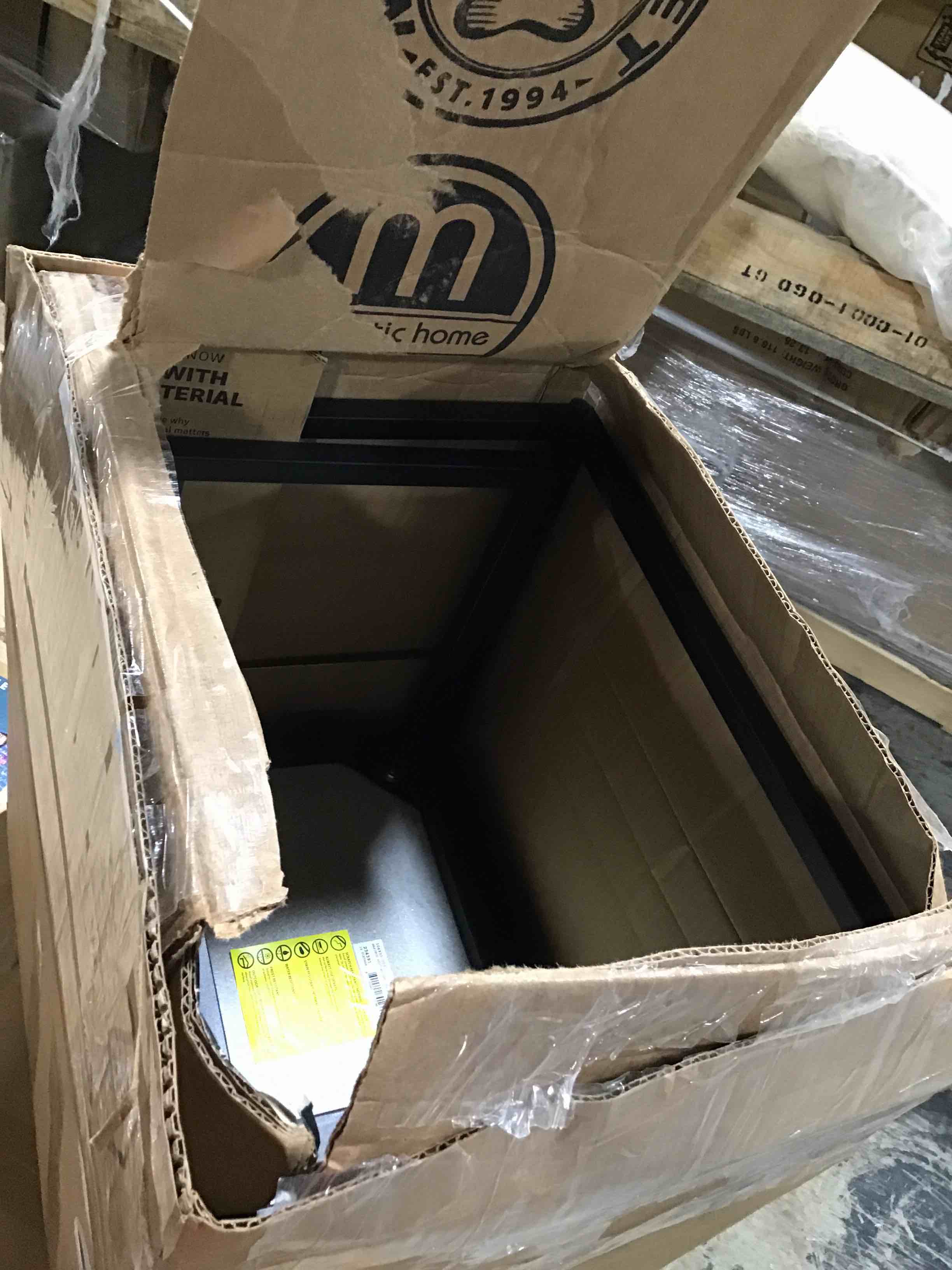 https://s3.amazonaws.com/lotting-images-prod/bidfta/RED5381129_1689953096273.jpeg