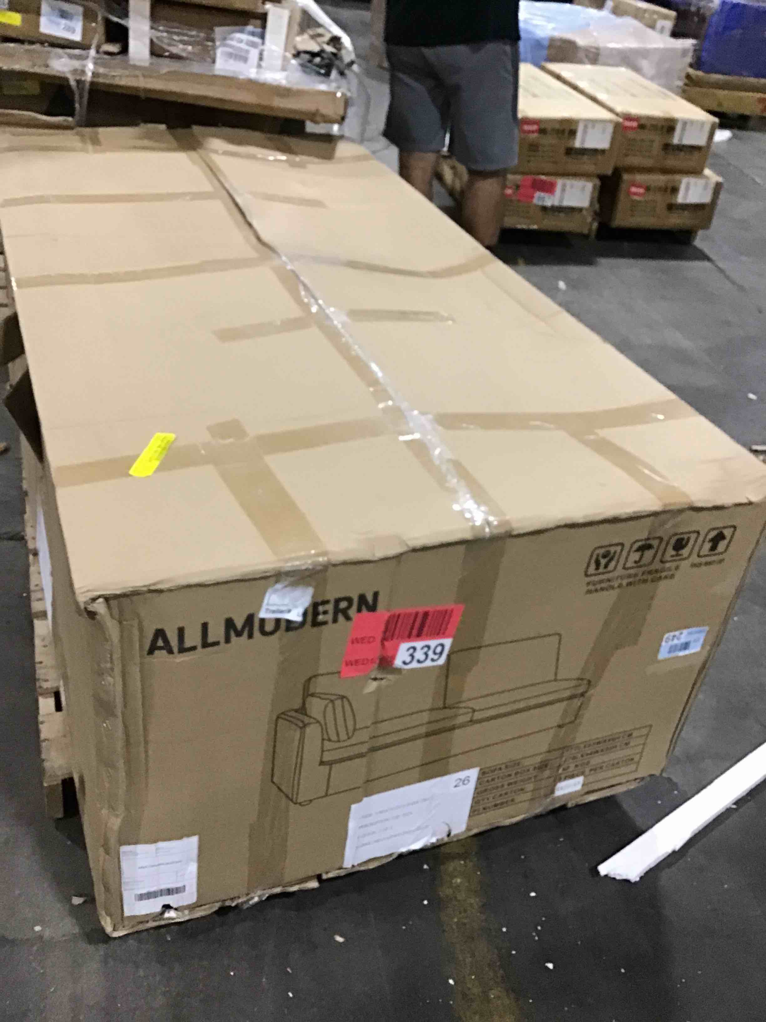 https://s3.amazonaws.com/lotting-images-prod/bidfta/RED5381273_1690478303276.jpeg