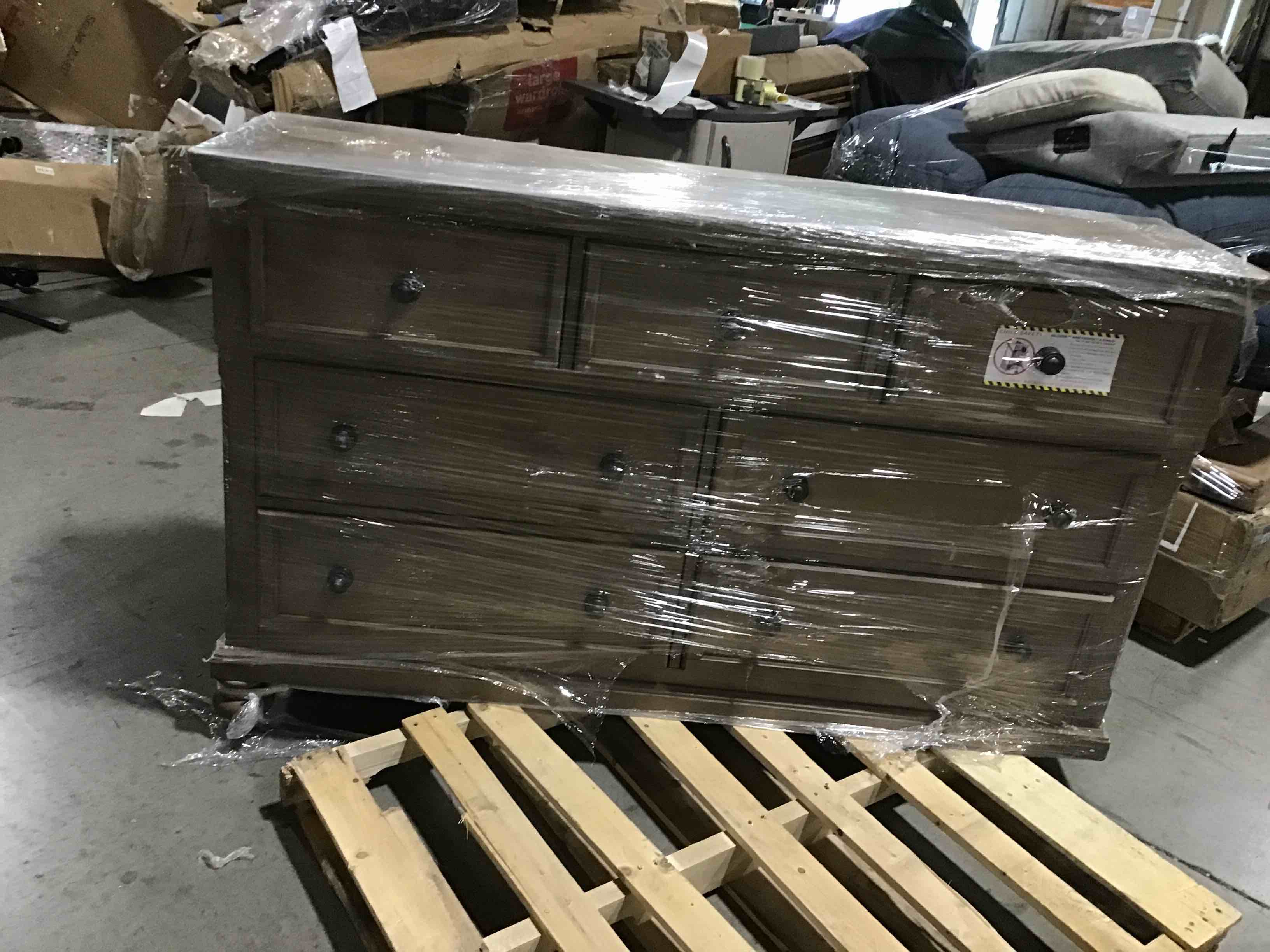 https://s3.amazonaws.com/lotting-images-prod/bidfta/RED5381753_1691171581057.jpeg