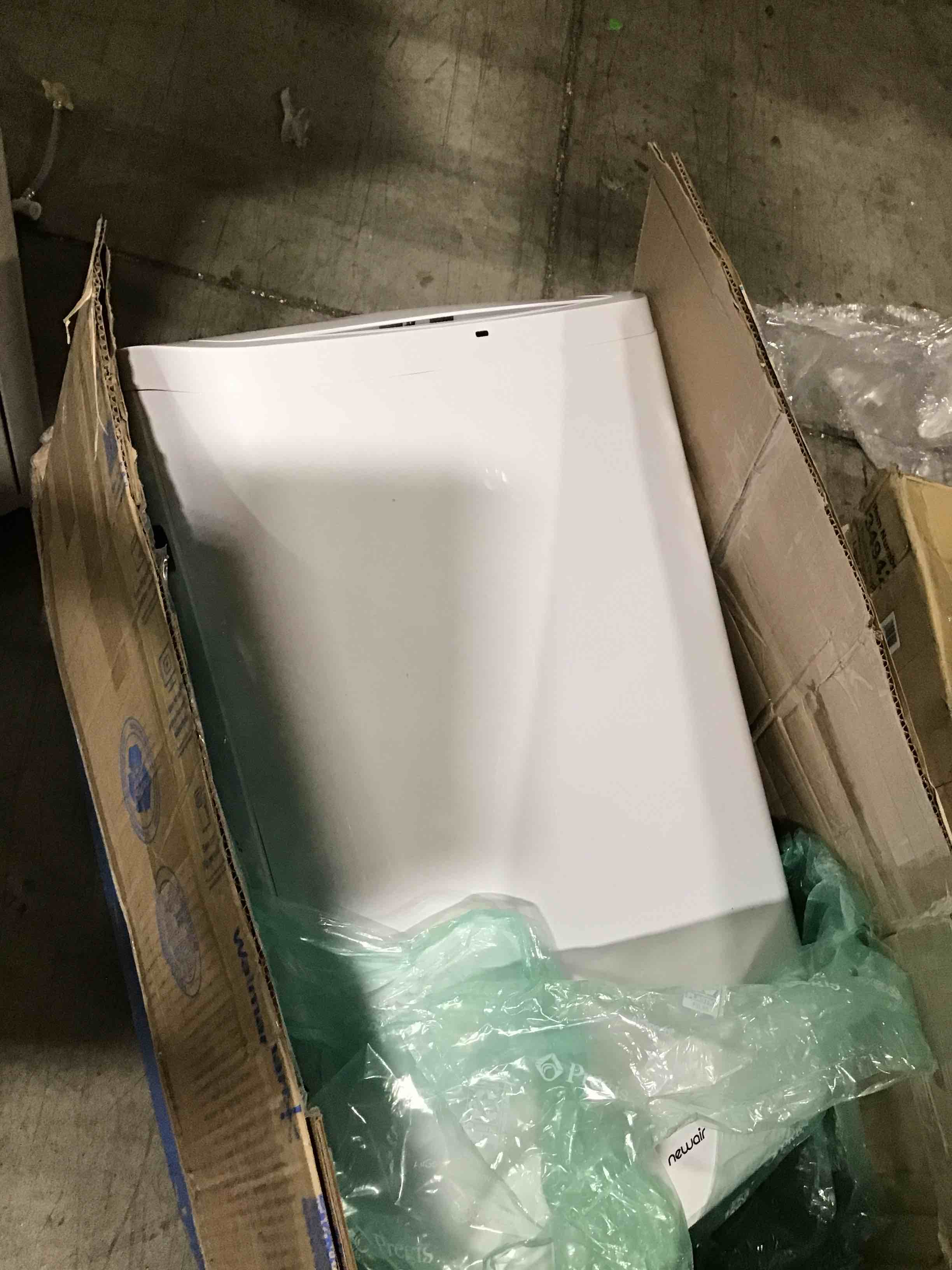 https://s3.amazonaws.com/lotting-images-prod/bidfta/RED5381949_1691694120011.jpeg