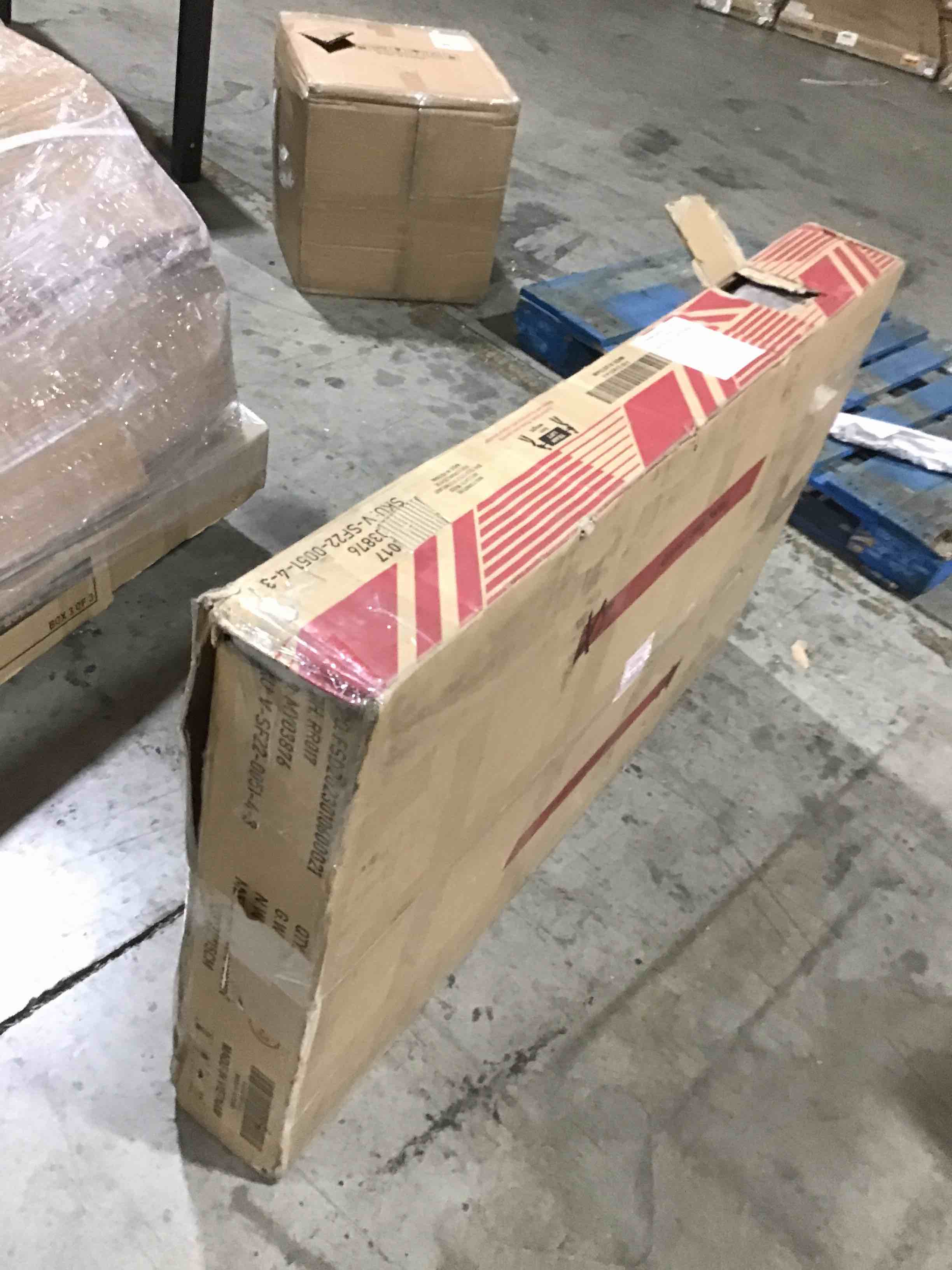 https://s3.amazonaws.com/lotting-images-prod/bidfta/RED5382814_1694702126387.jpeg