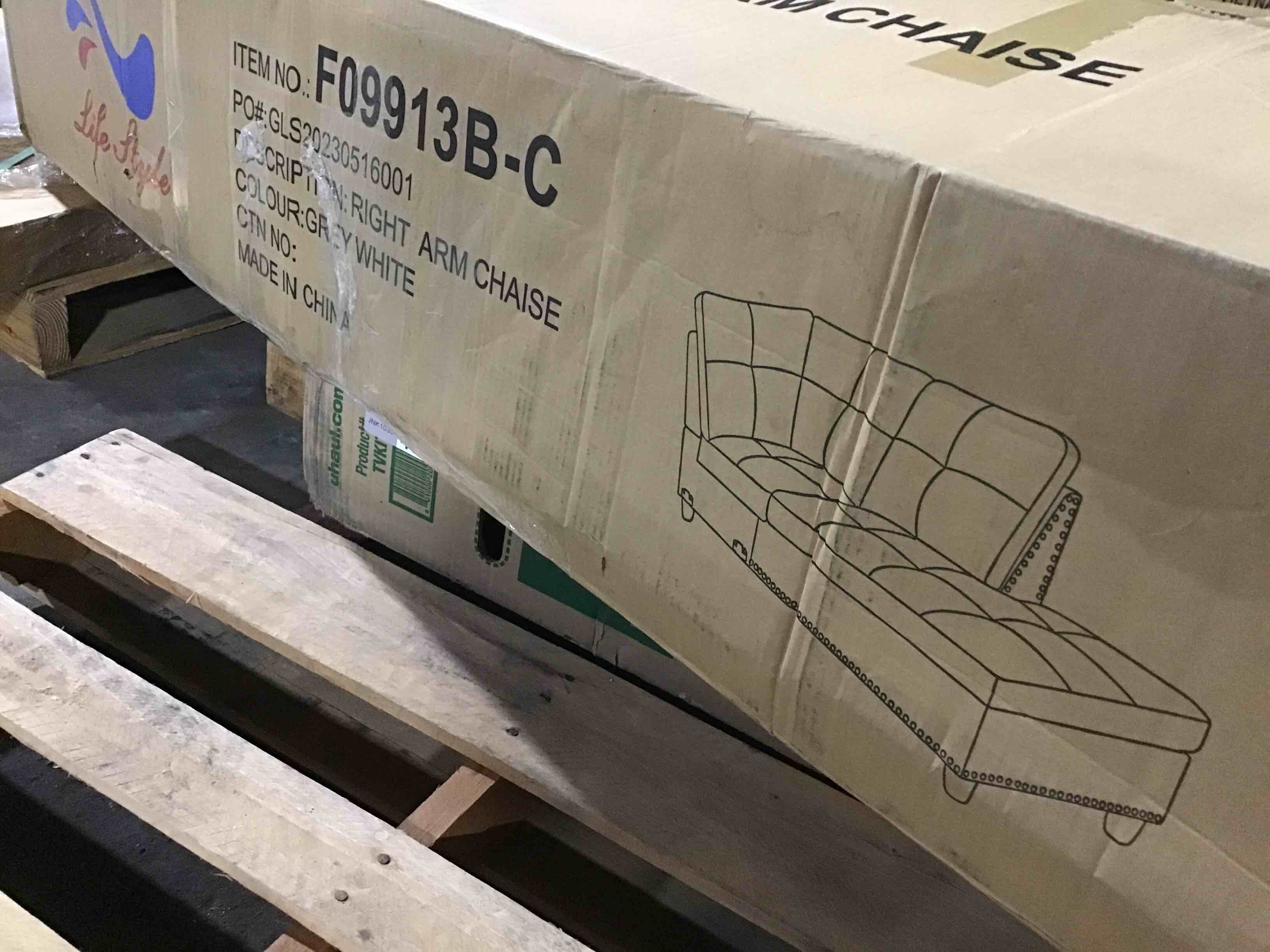 https://s3.amazonaws.com/lotting-images-prod/bidfta/RED5383492_1696686012116.jpeg