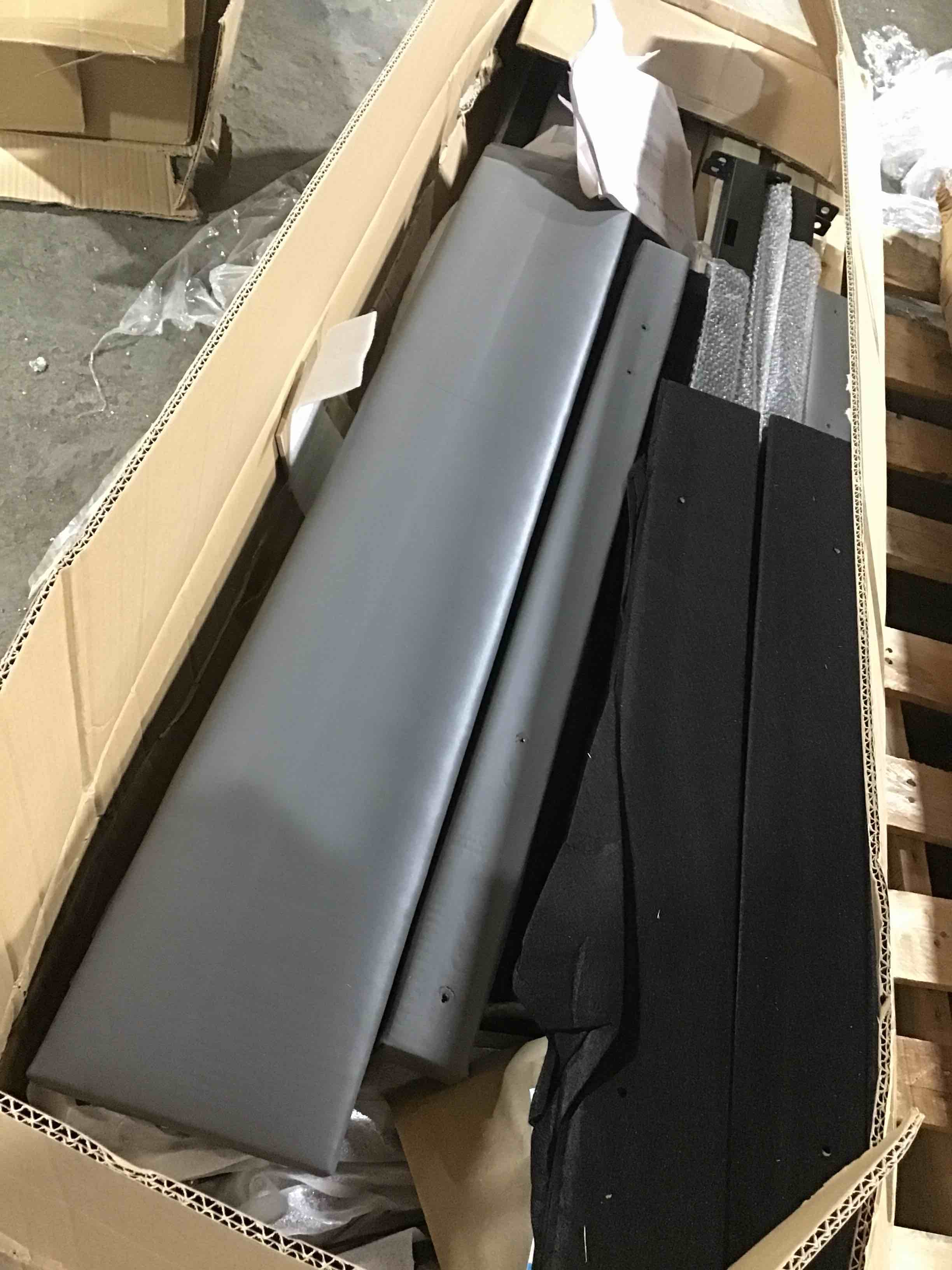 https://s3.amazonaws.com/lotting-images-prod/bidfta/RED5383850_1697123441512.jpeg