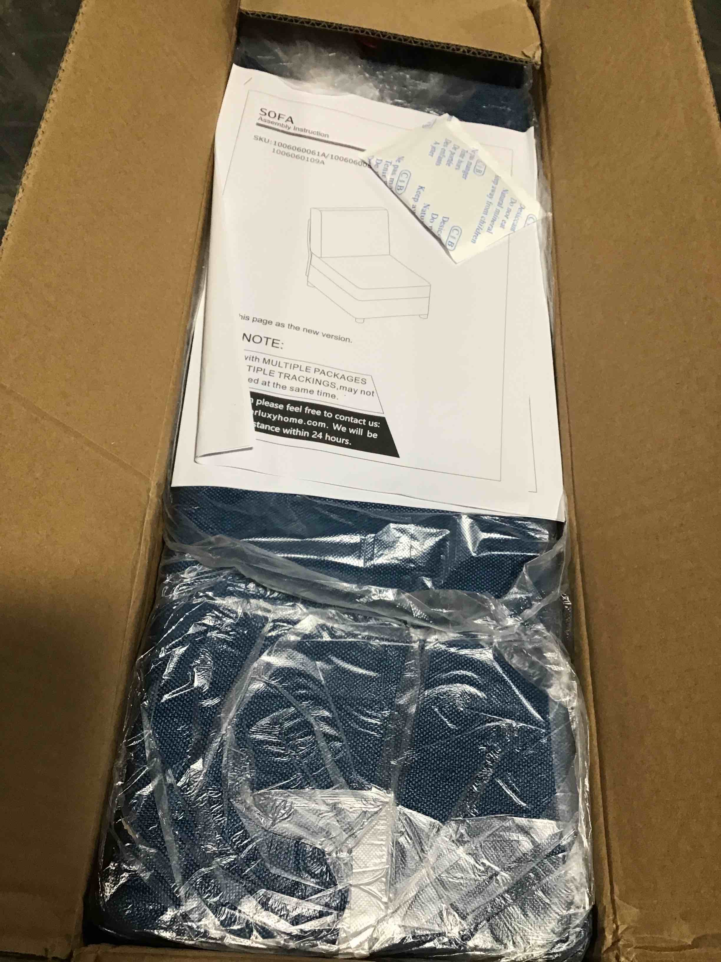 https://s3.amazonaws.com/lotting-images-prod/bidfta/RED5383905_1697541810203.jpeg