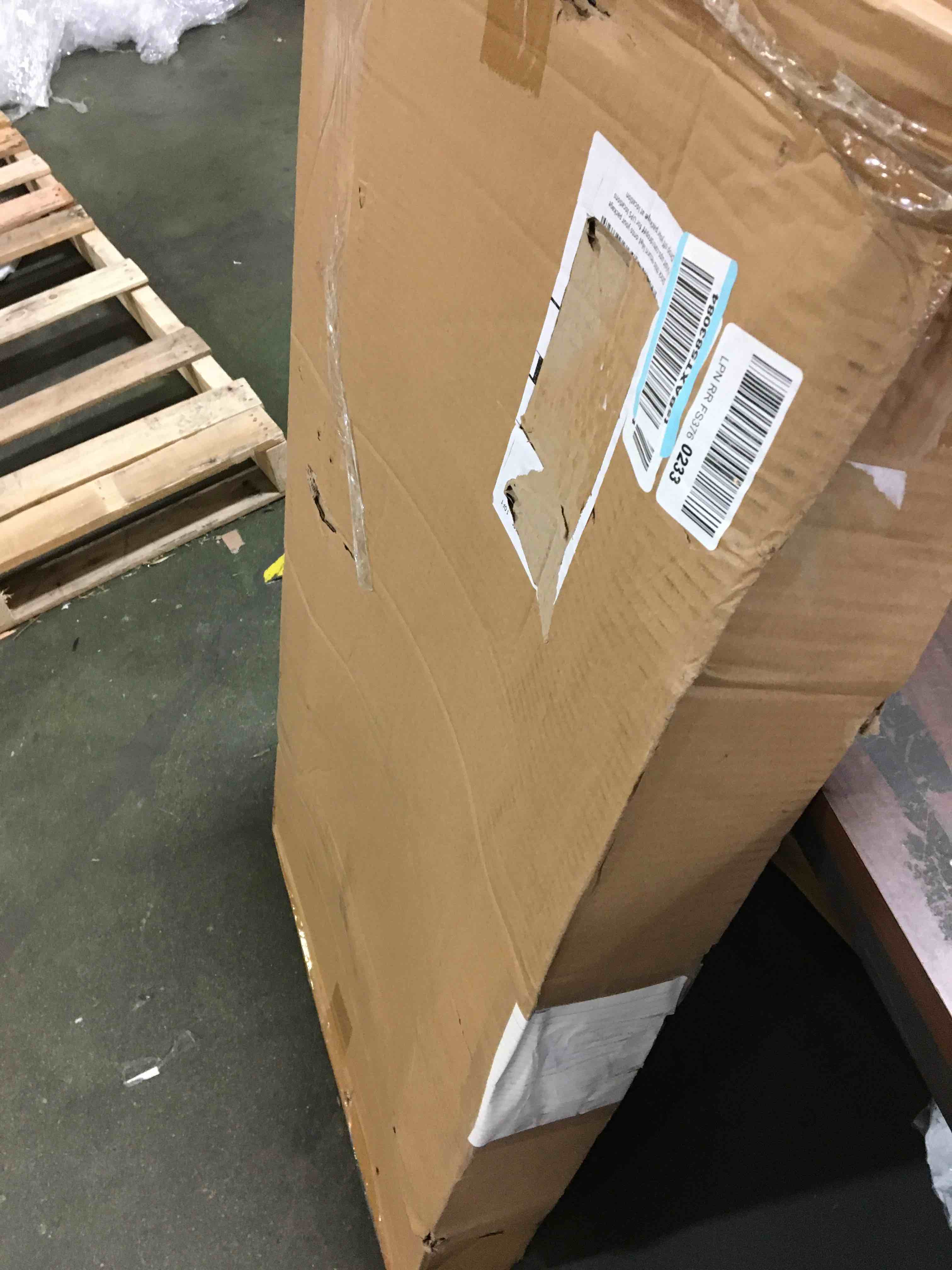 https://s3.amazonaws.com/lotting-images-prod/bidfta/RED5384116_1689956388558.jpeg