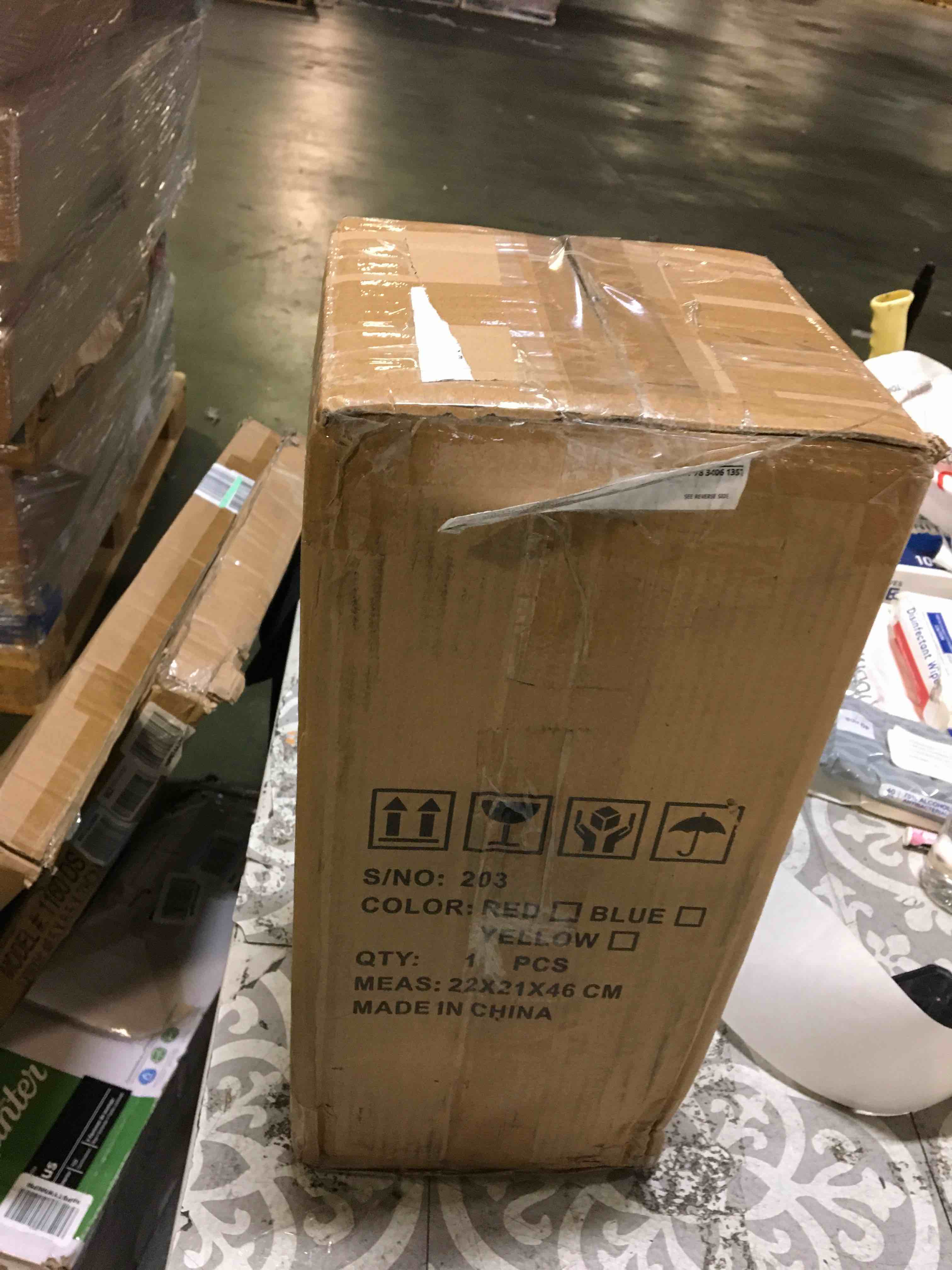 https://s3.amazonaws.com/lotting-images-prod/bidfta/RED5384236_1690209667713.jpeg