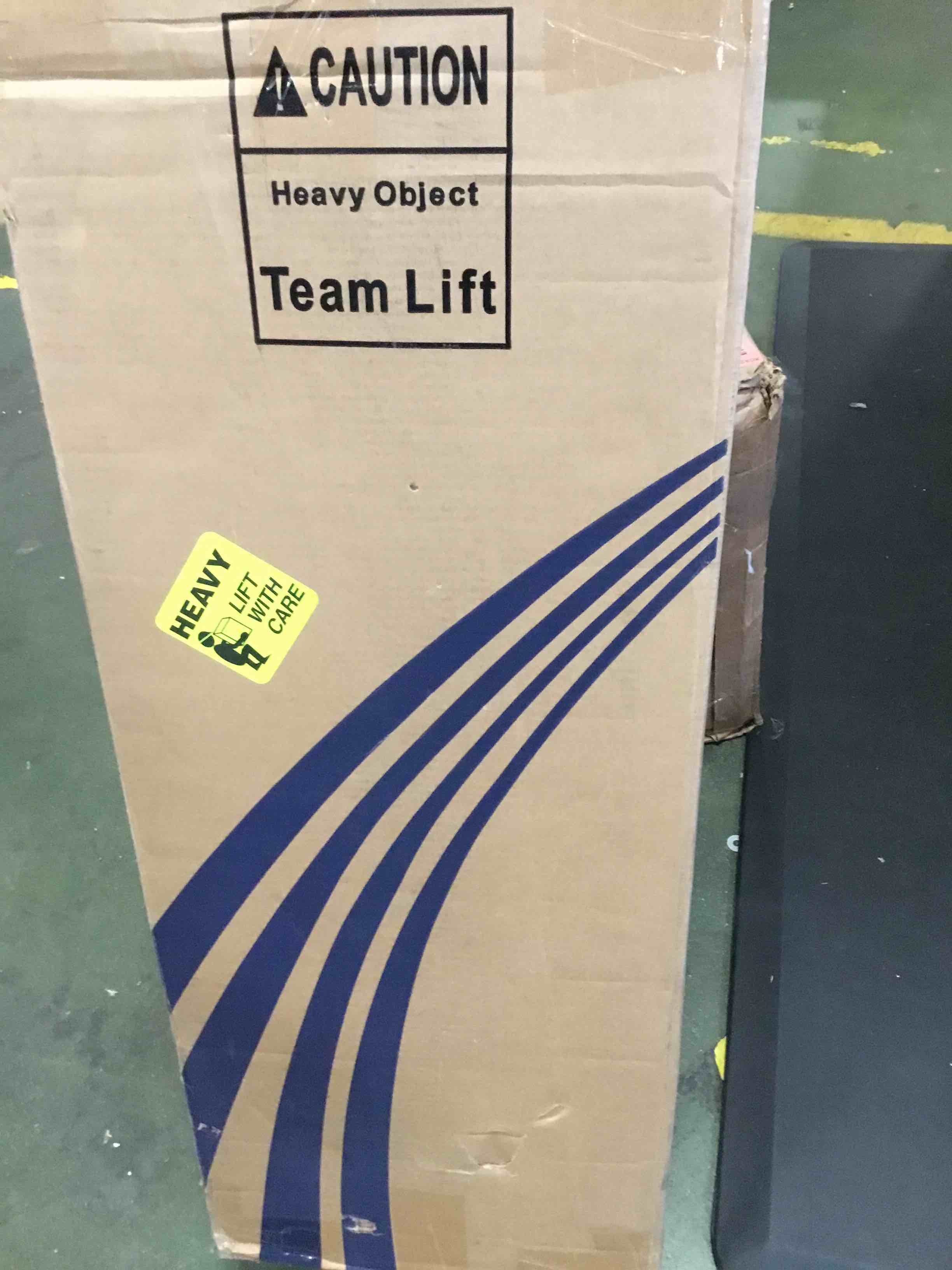 https://s3.amazonaws.com/lotting-images-prod/bidfta/RED5384731_1690400019628.jpeg