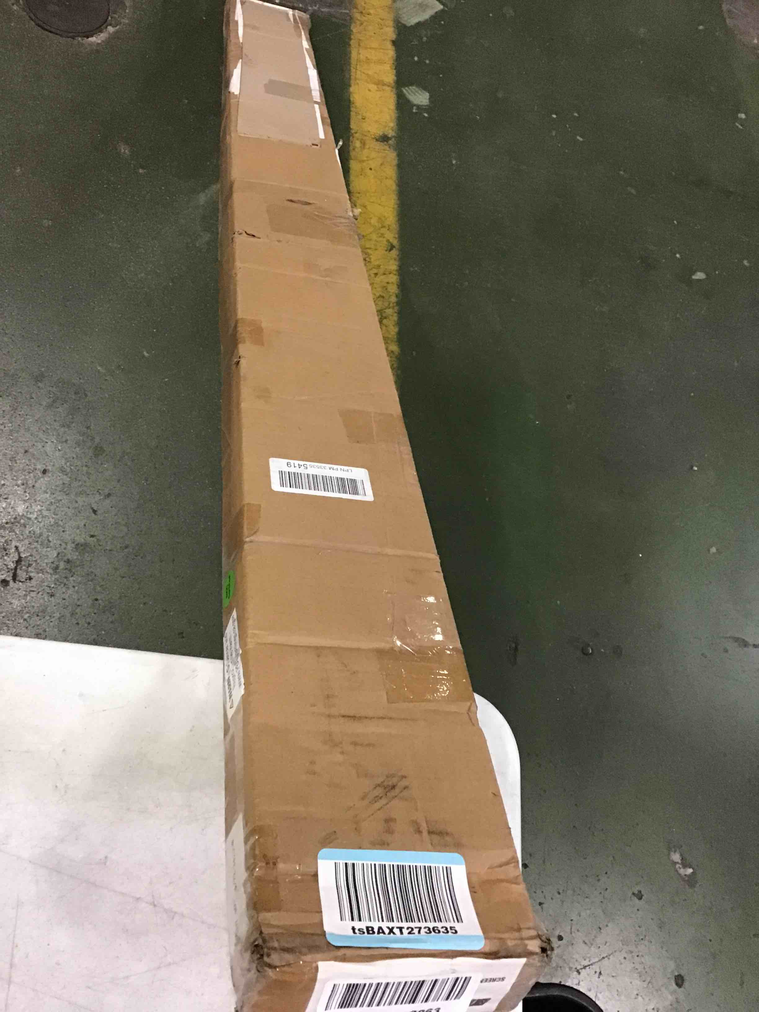 https://s3.amazonaws.com/lotting-images-prod/bidfta/RED5385121_1692275825292.jpeg