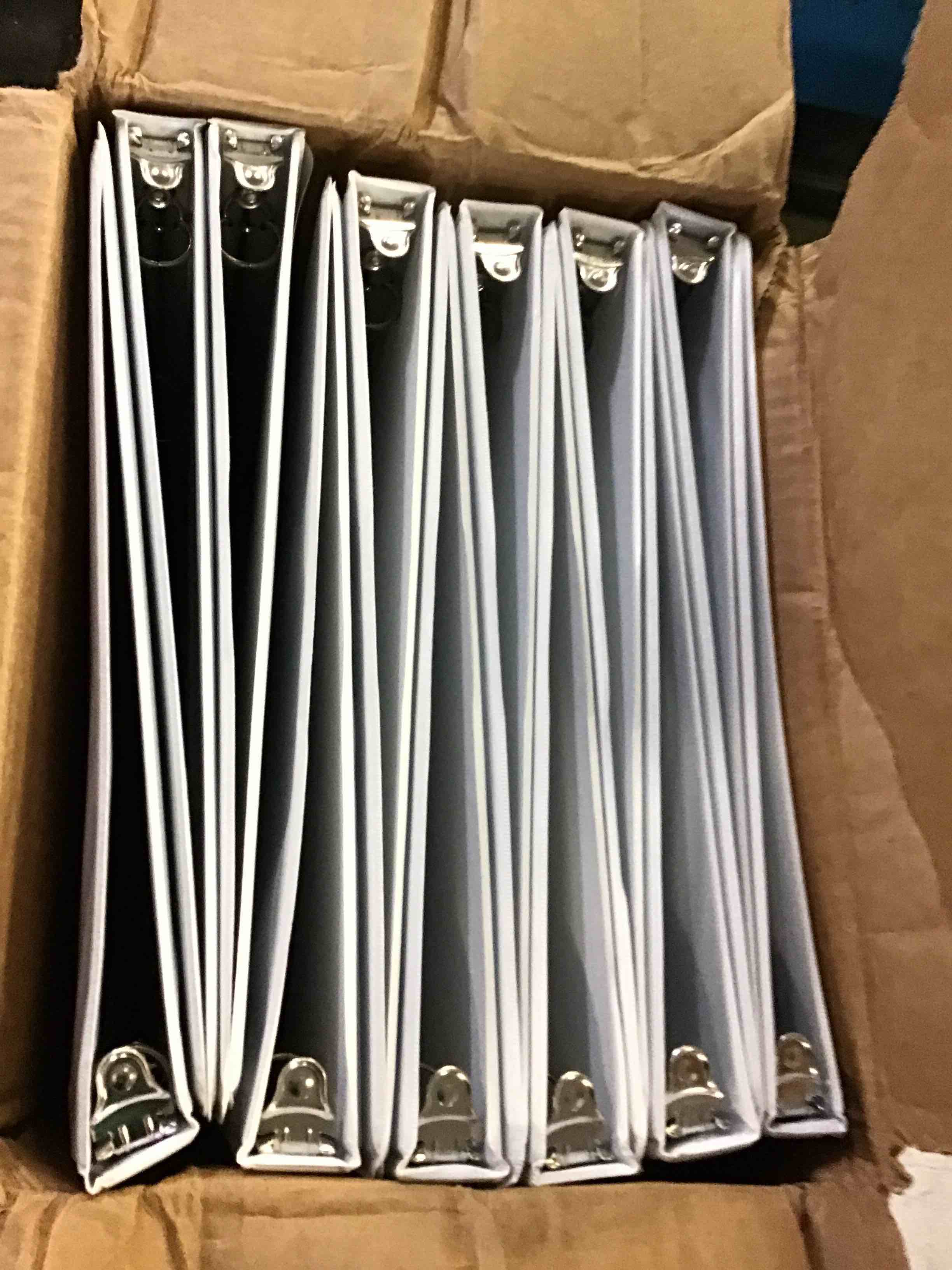 https://s3.amazonaws.com/lotting-images-prod/bidfta/RED5385518_1689013687186.jpeg