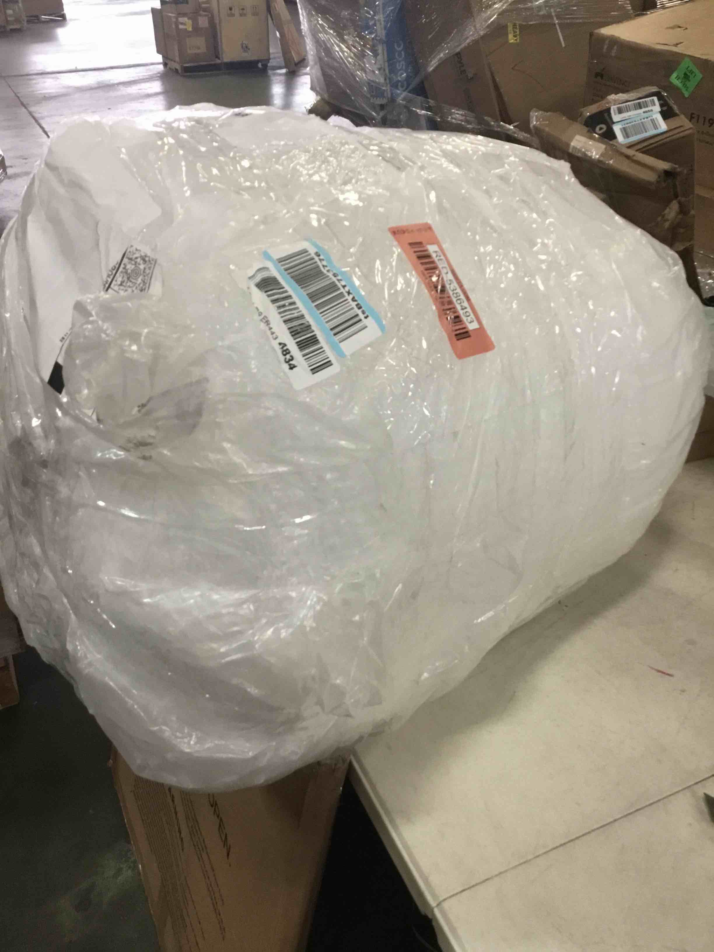 https://s3.amazonaws.com/lotting-images-prod/bidfta/RED5386493_1689602053175.jpeg