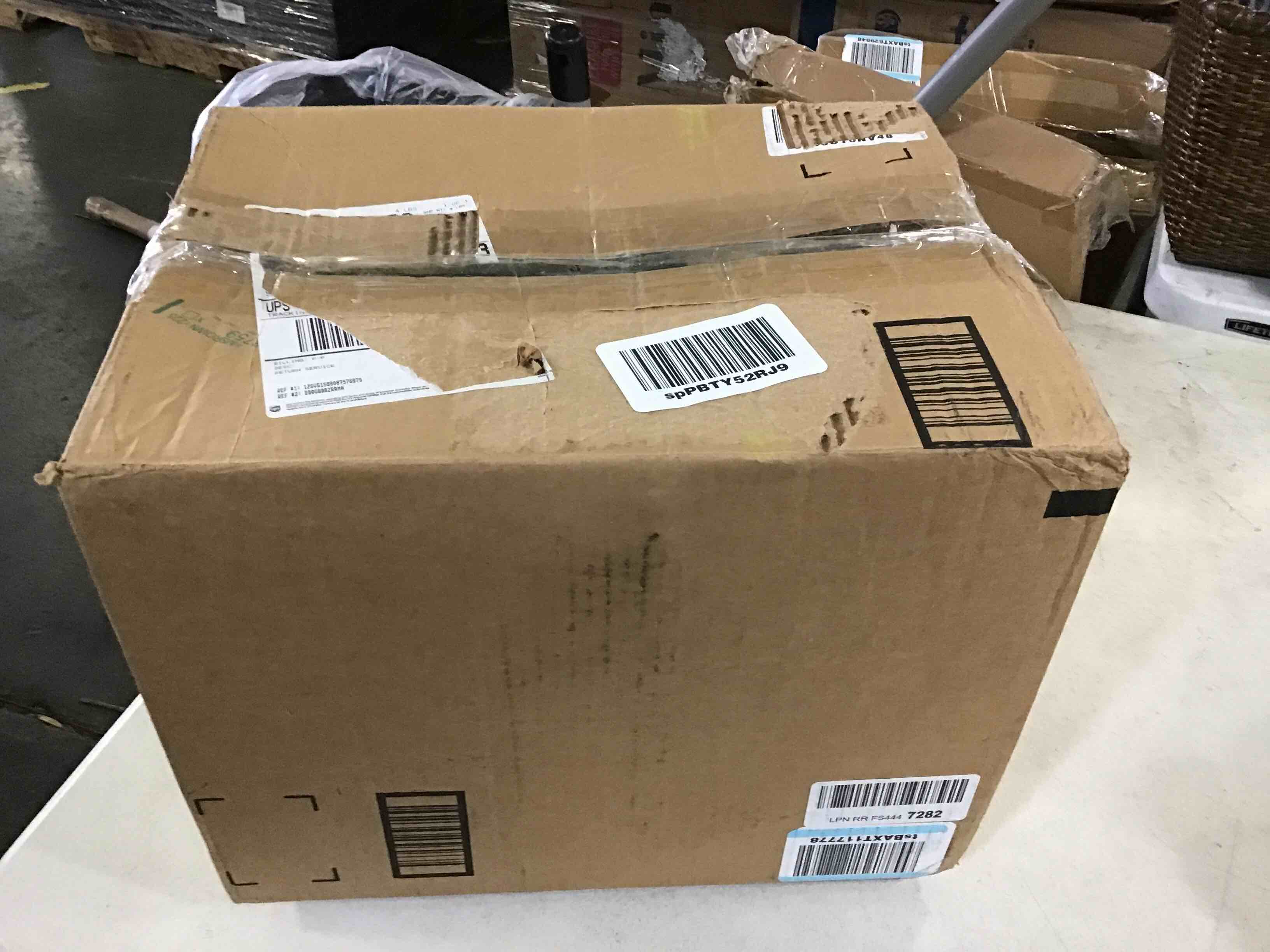https://s3.amazonaws.com/lotting-images-prod/bidfta/RED5386913_1689781556233.jpeg