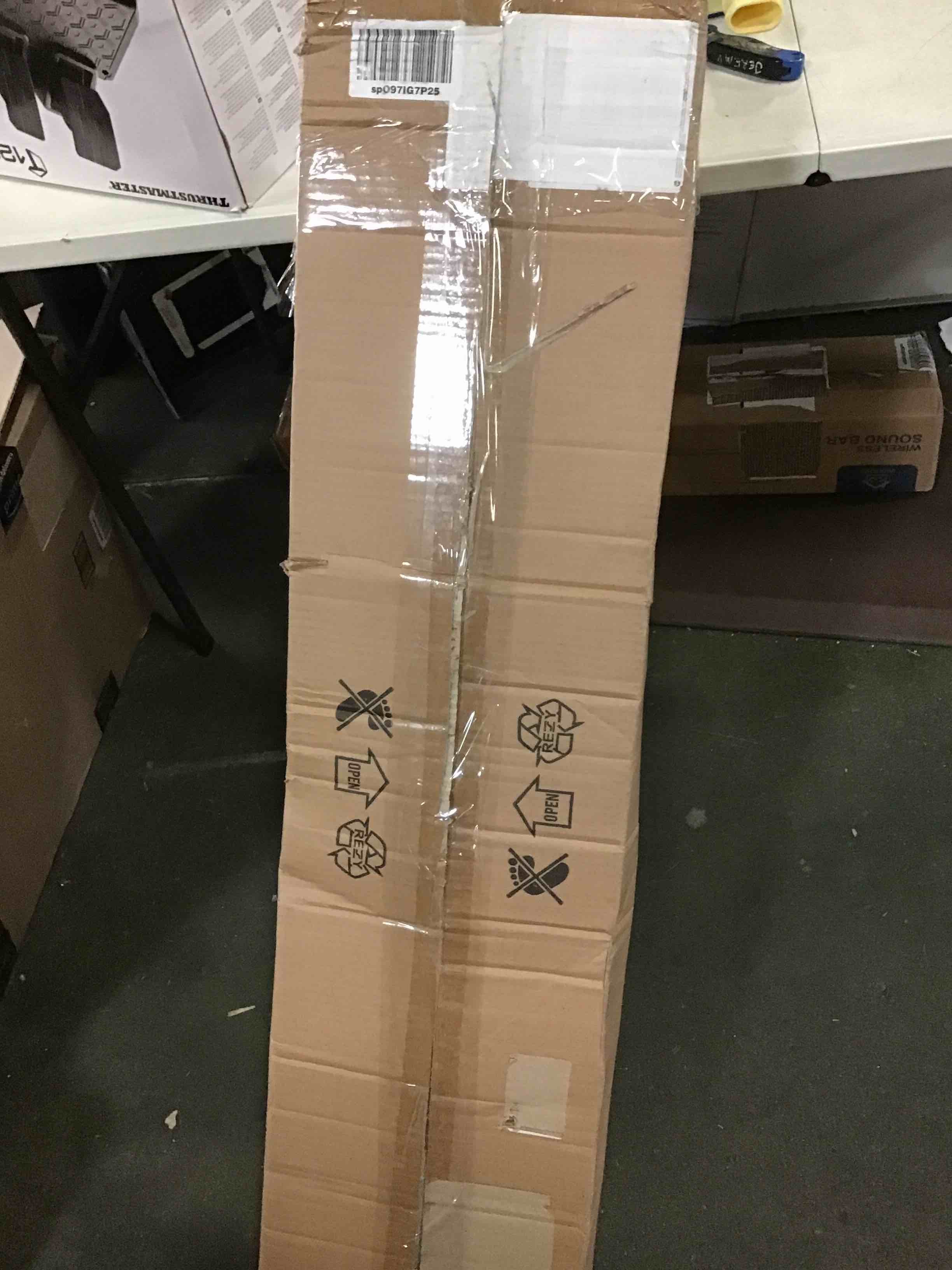 https://s3.amazonaws.com/lotting-images-prod/bidfta/RED5386917_1689781984596.jpeg