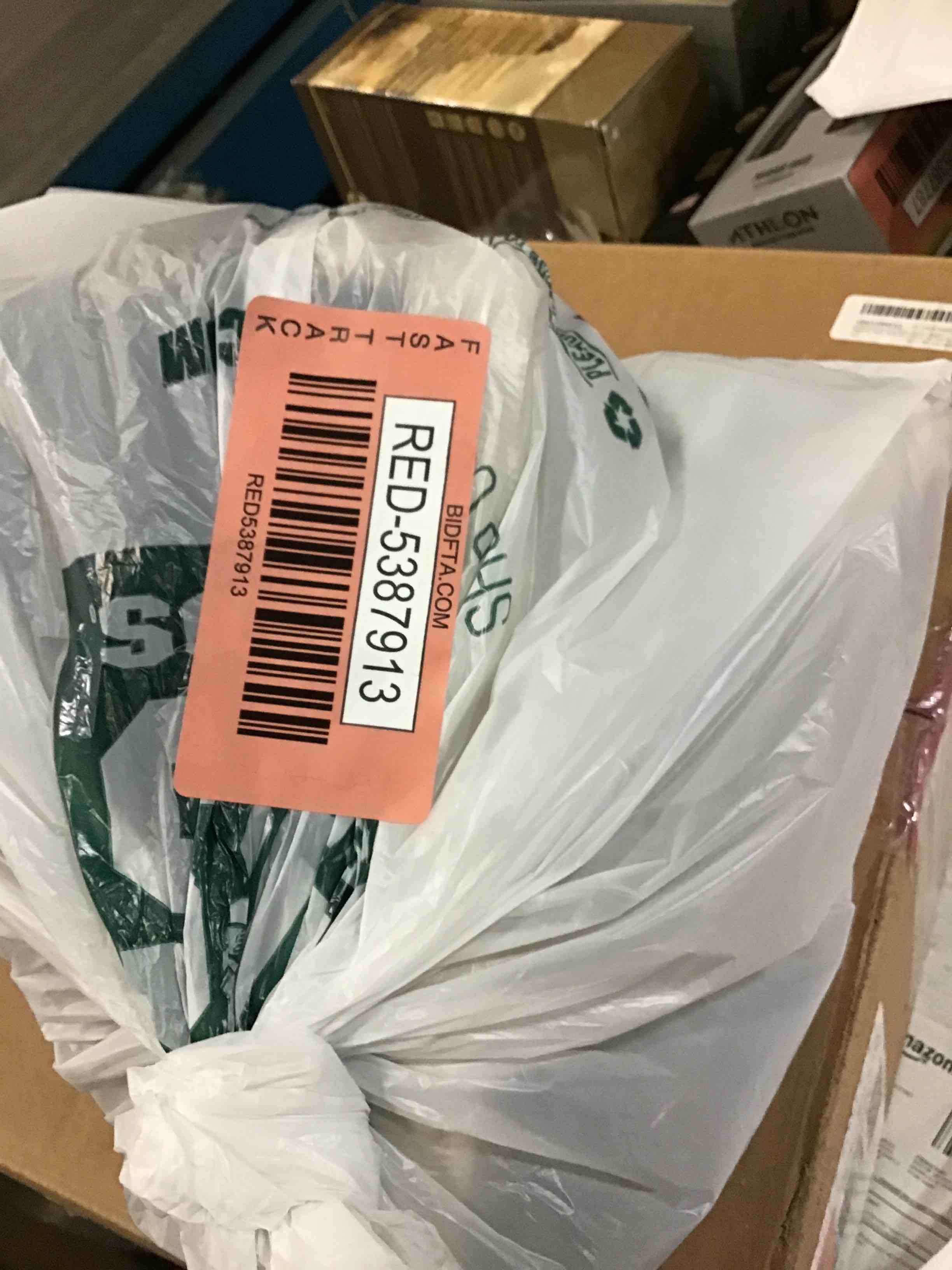 https://s3.amazonaws.com/lotting-images-prod/bidfta/RED5387913_1689869277644.jpeg
