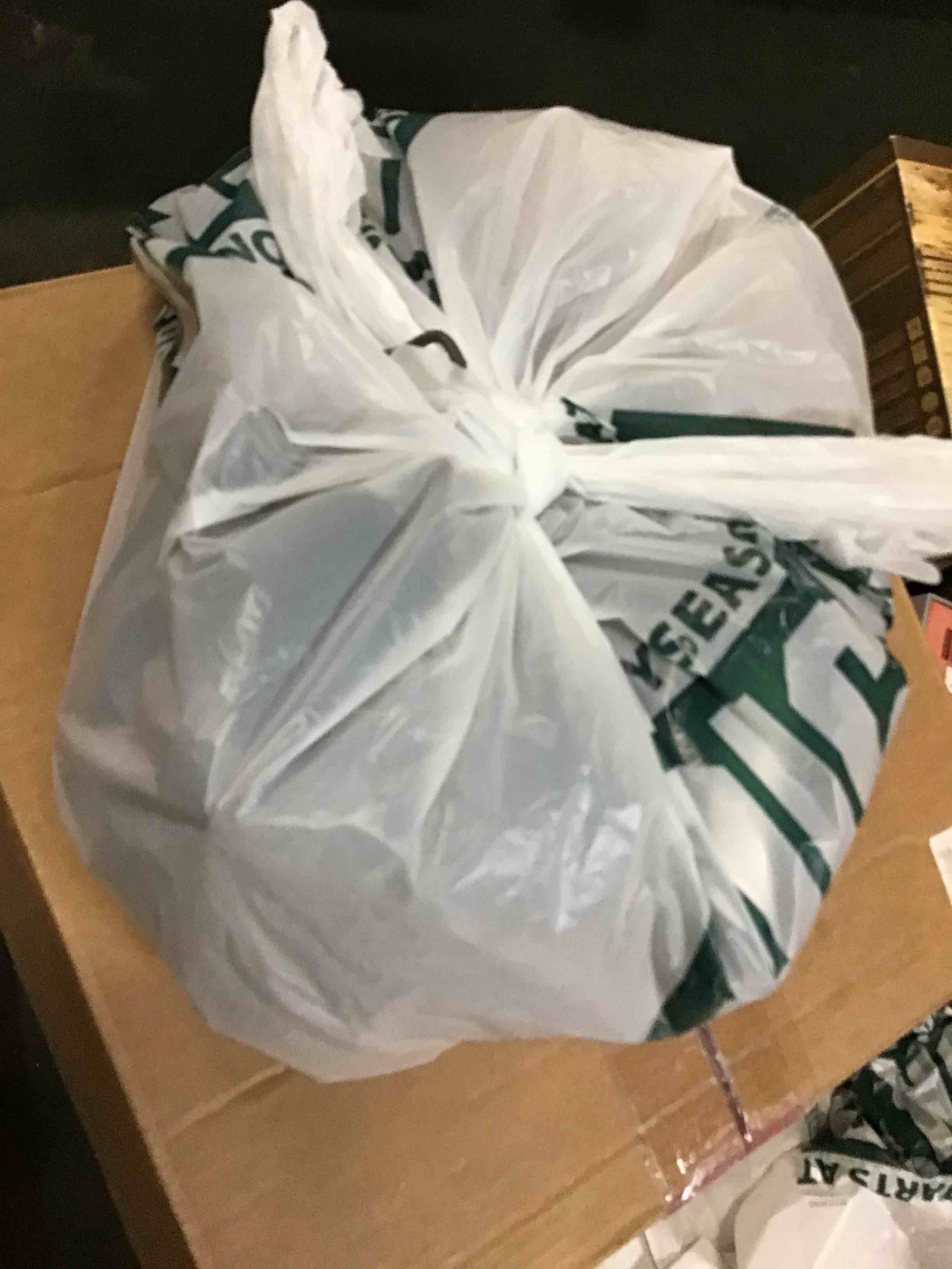 https://s3.amazonaws.com/lotting-images-prod/bidfta/RED5387924_1689873653954.jpeg