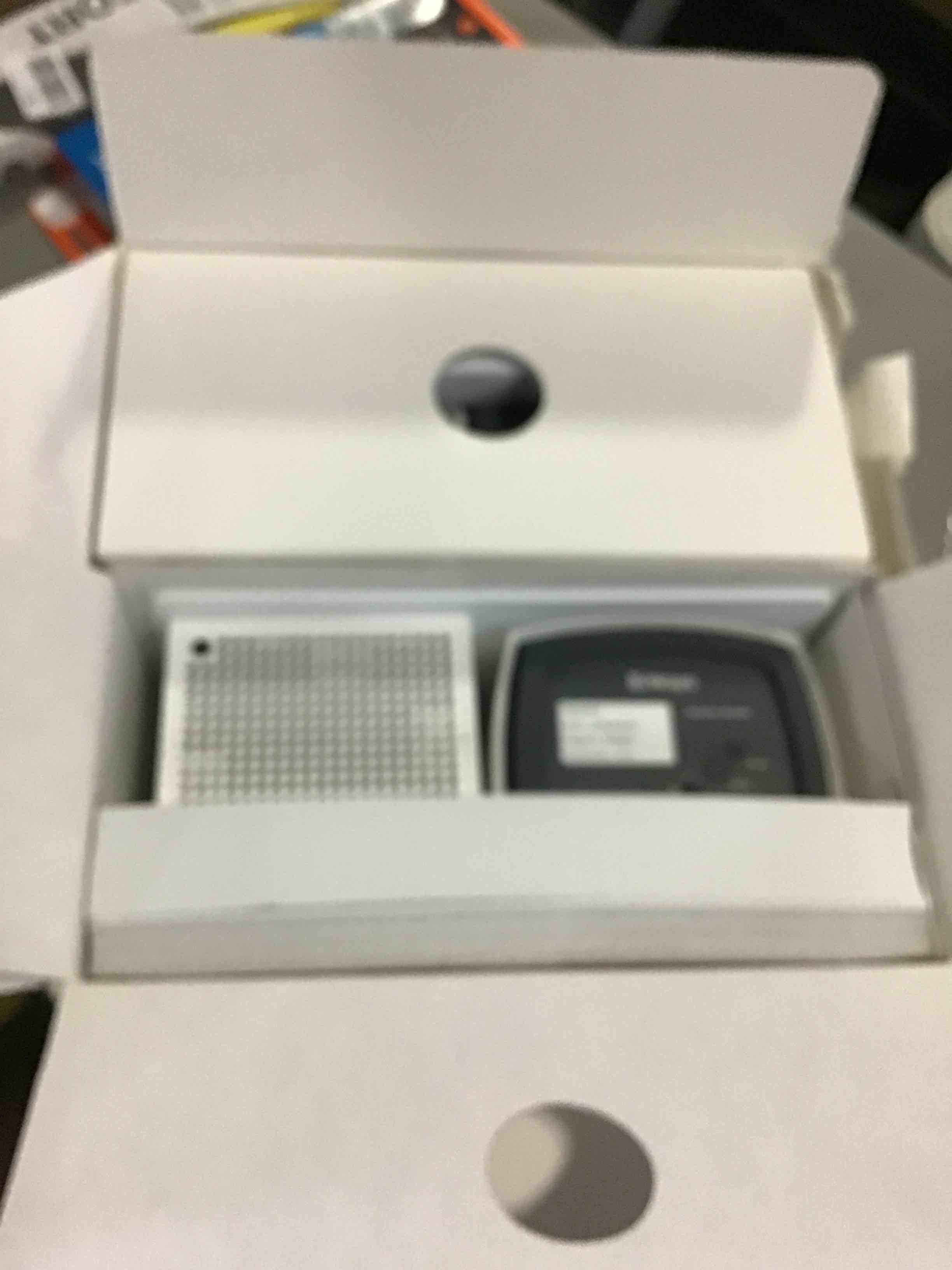 https://s3.amazonaws.com/lotting-images-prod/bidfta/RED5388082_1690204582959.jpeg