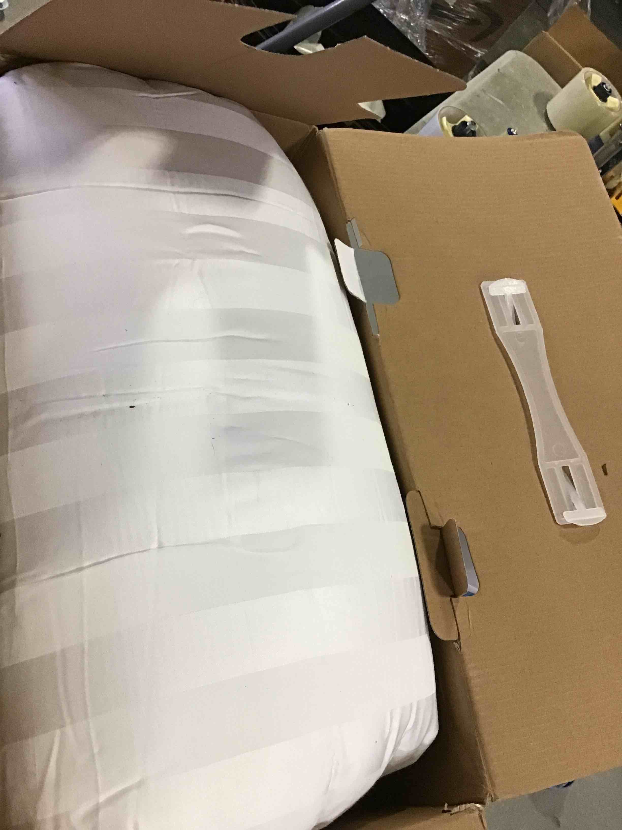 https://s3.amazonaws.com/lotting-images-prod/bidfta/RED5388227_1690219317567.jpeg