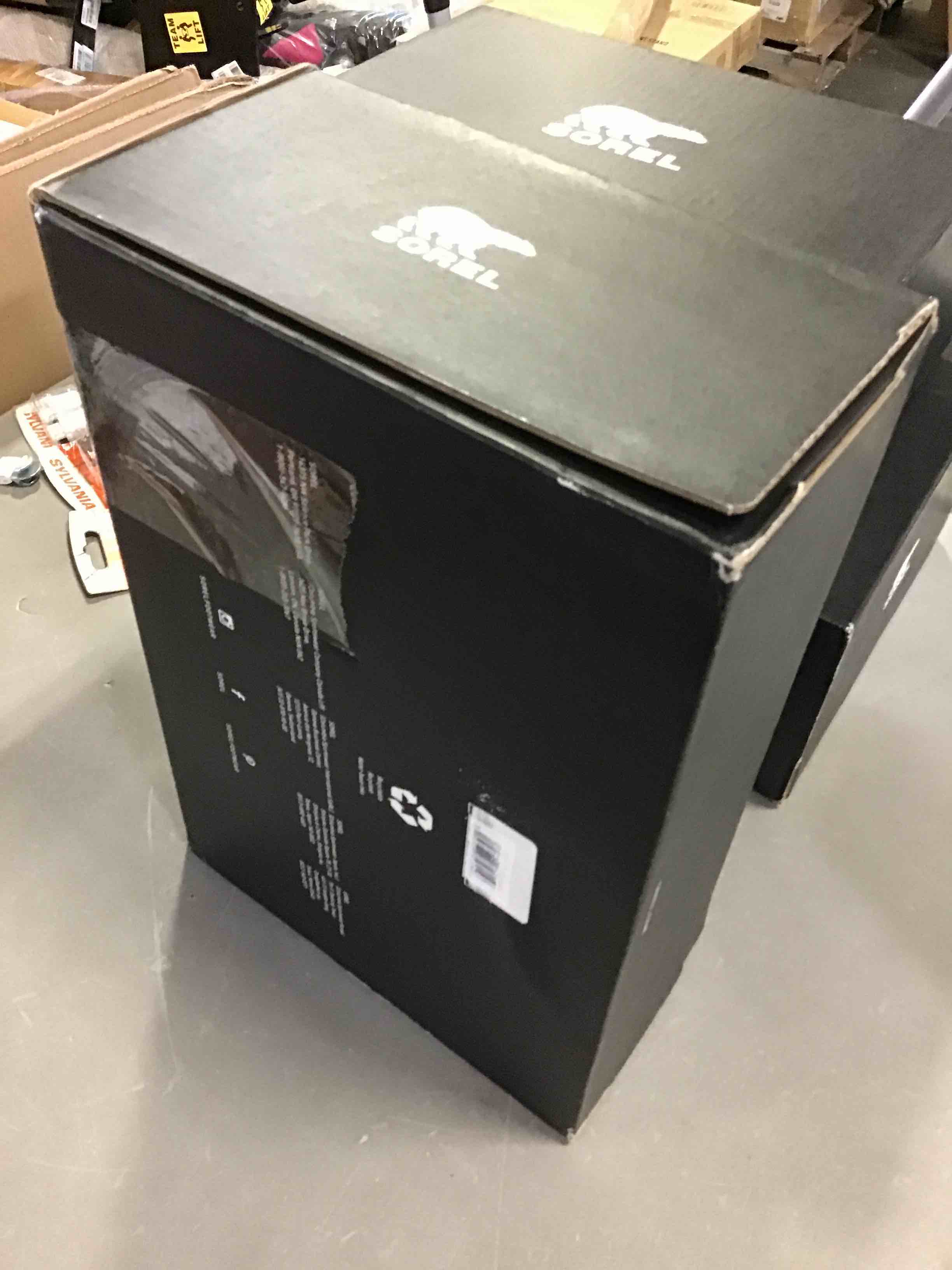 https://s3.amazonaws.com/lotting-images-prod/bidfta/RED5388232_1690220059777.jpeg
