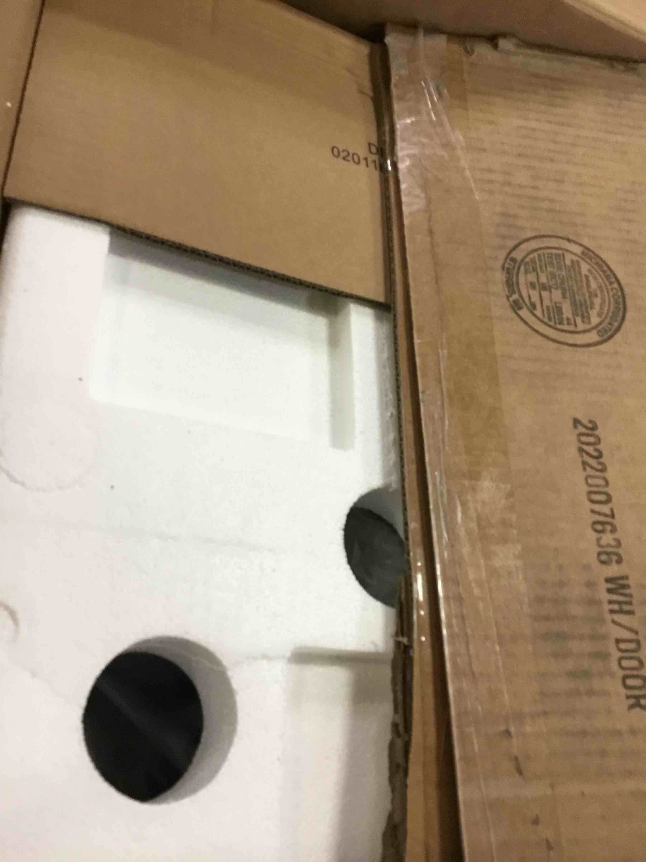 https://s3.amazonaws.com/lotting-images-prod/bidfta/RED5388561_1688994542545.jpeg