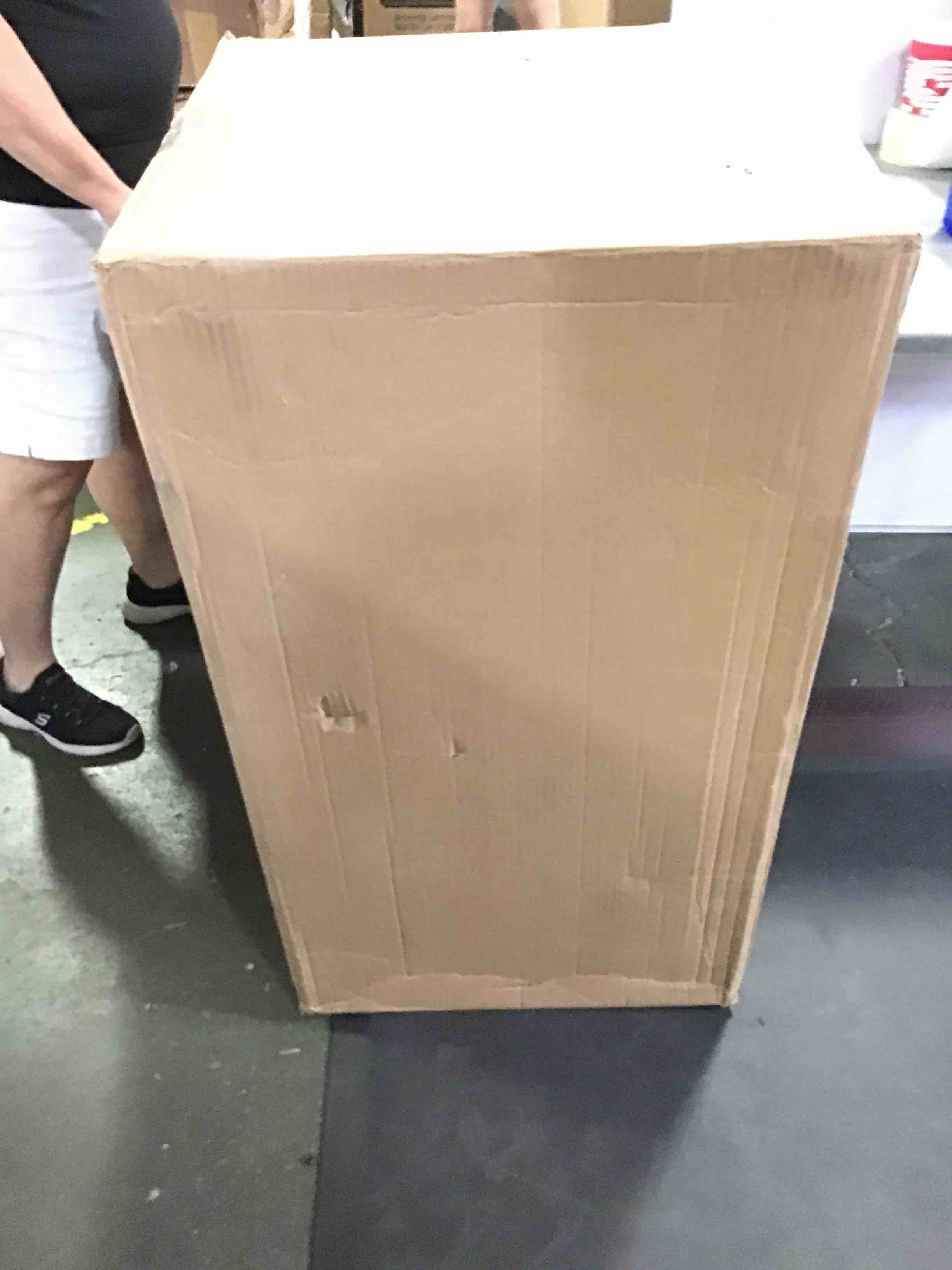 https://s3.amazonaws.com/lotting-images-prod/bidfta/RED5388743_1689086413399.jpeg