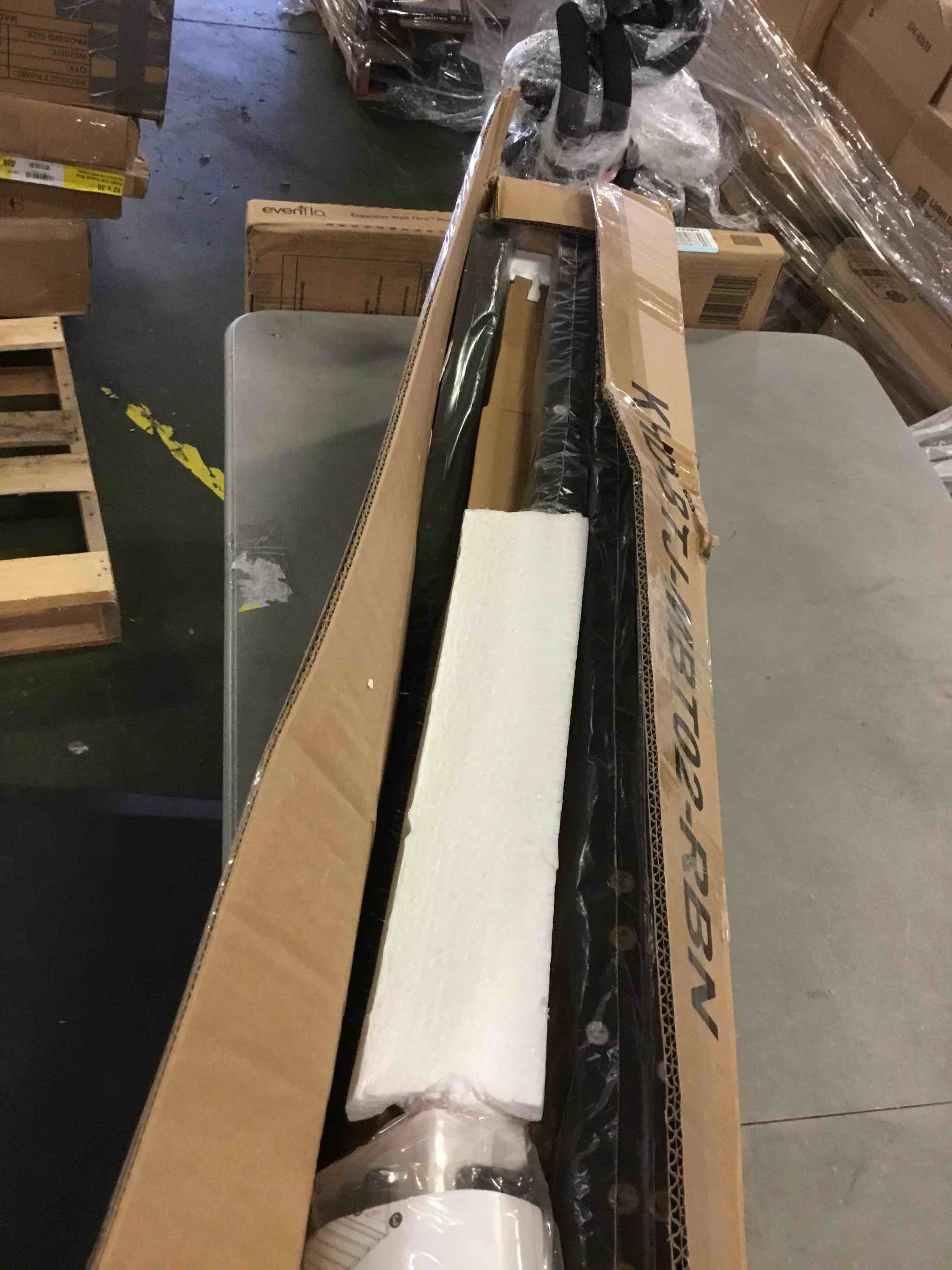 https://s3.amazonaws.com/lotting-images-prod/bidfta/RED5389155_1689341183719.jpeg