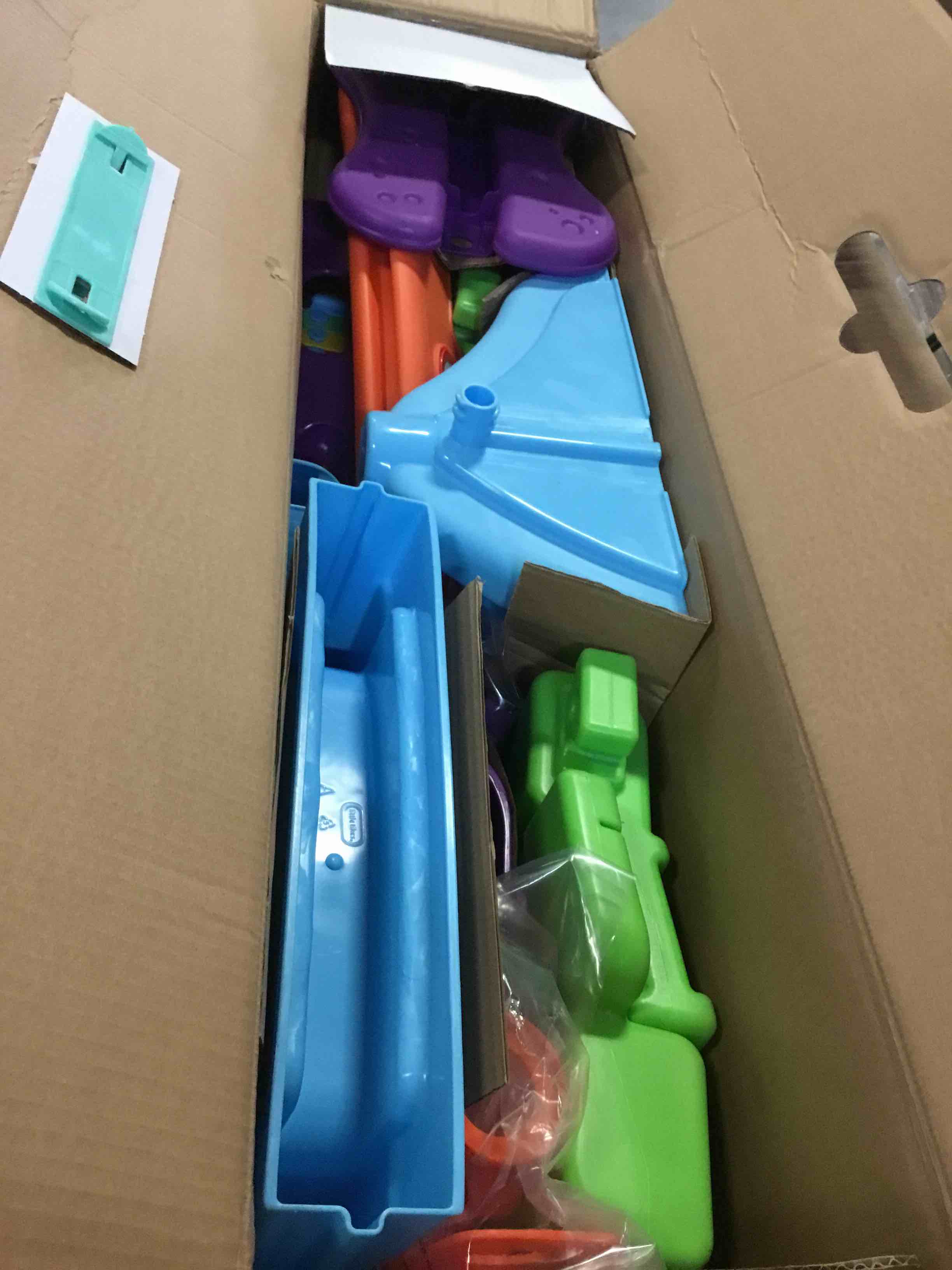 https://s3.amazonaws.com/lotting-images-prod/bidfta/RED5389464_1689681791999.jpeg