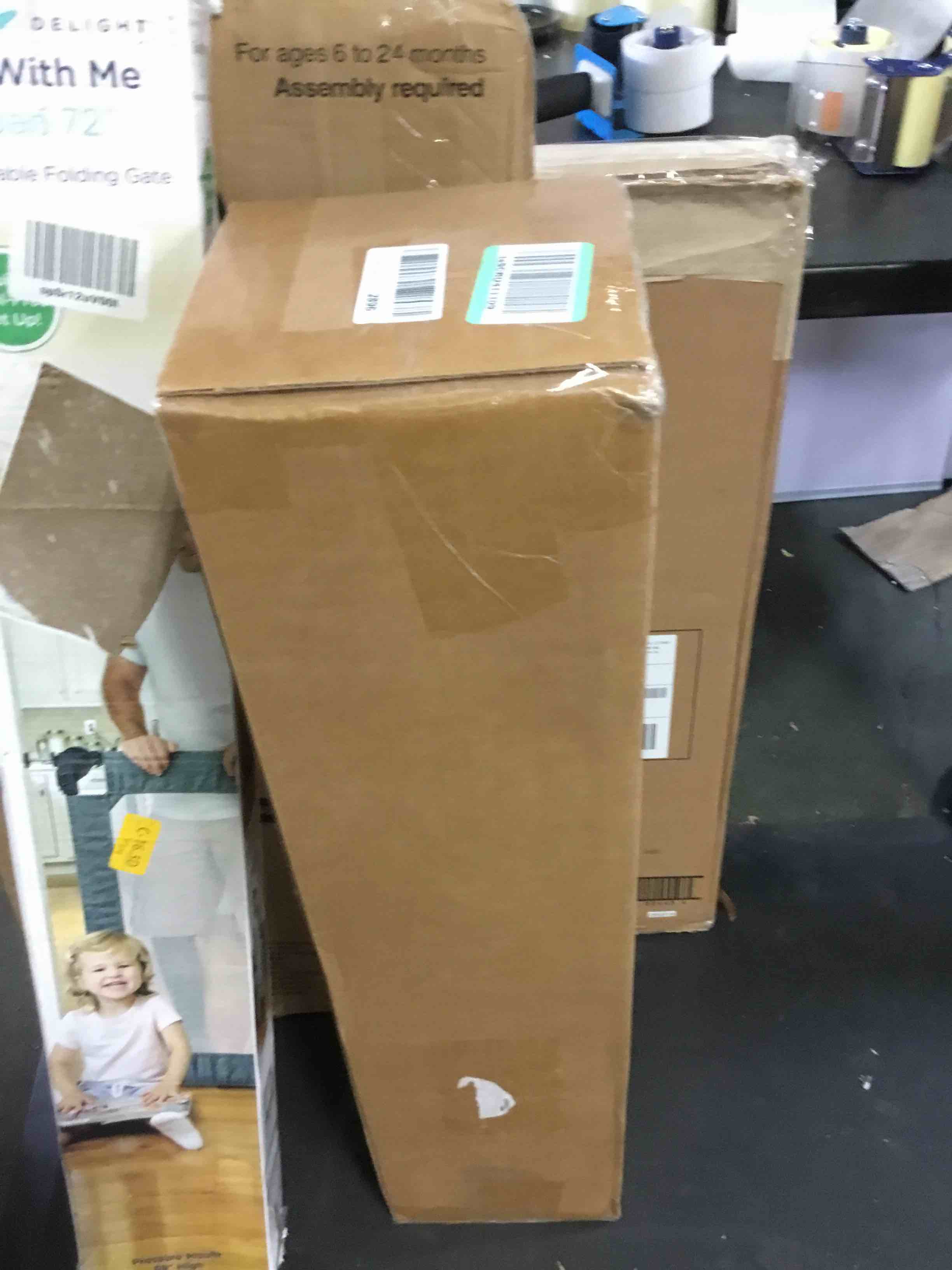 https://s3.amazonaws.com/lotting-images-prod/bidfta/RED5389897_1689796363977.jpeg