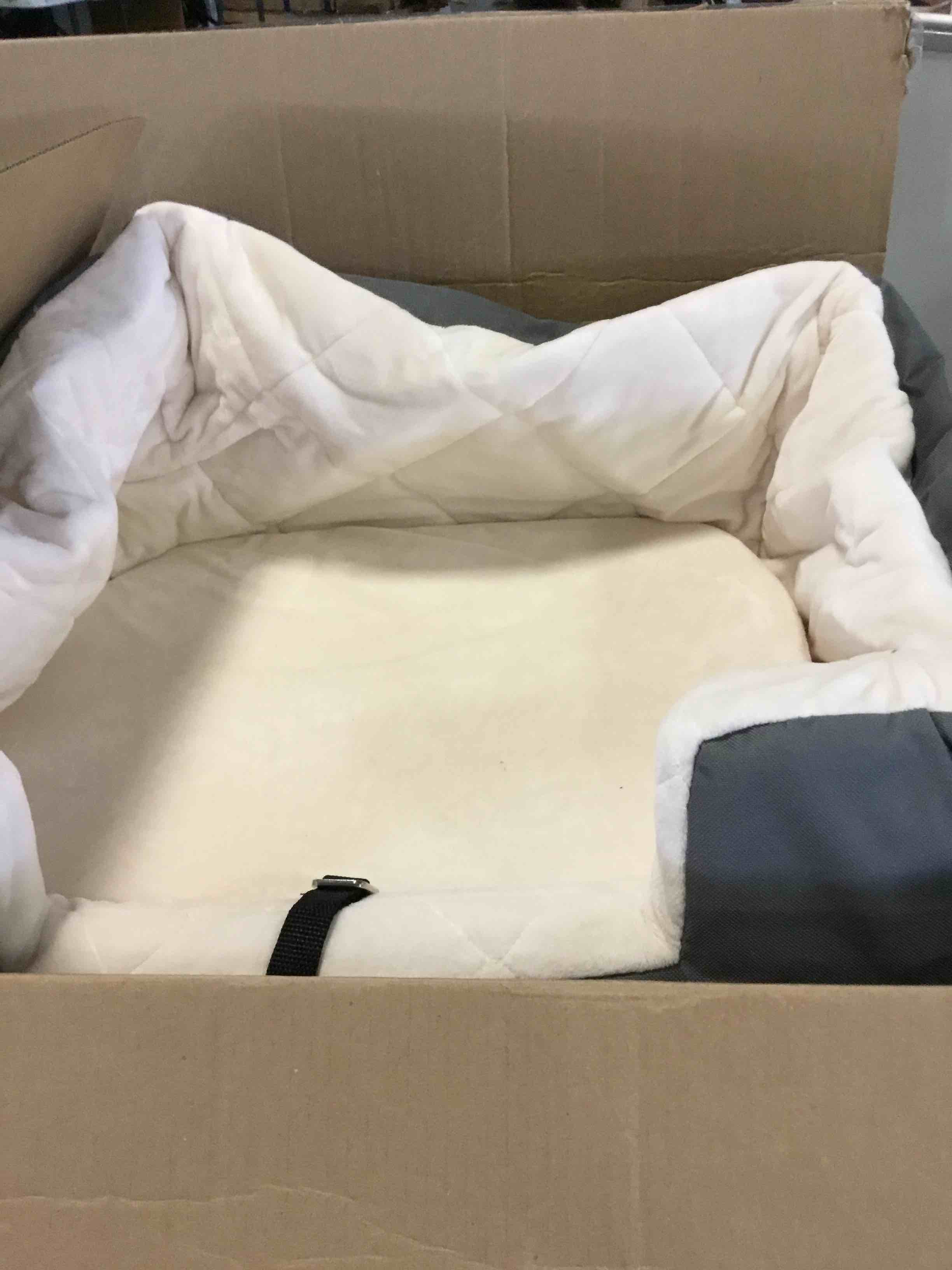 https://s3.amazonaws.com/lotting-images-prod/bidfta/RED5390838_1690377667077.jpeg