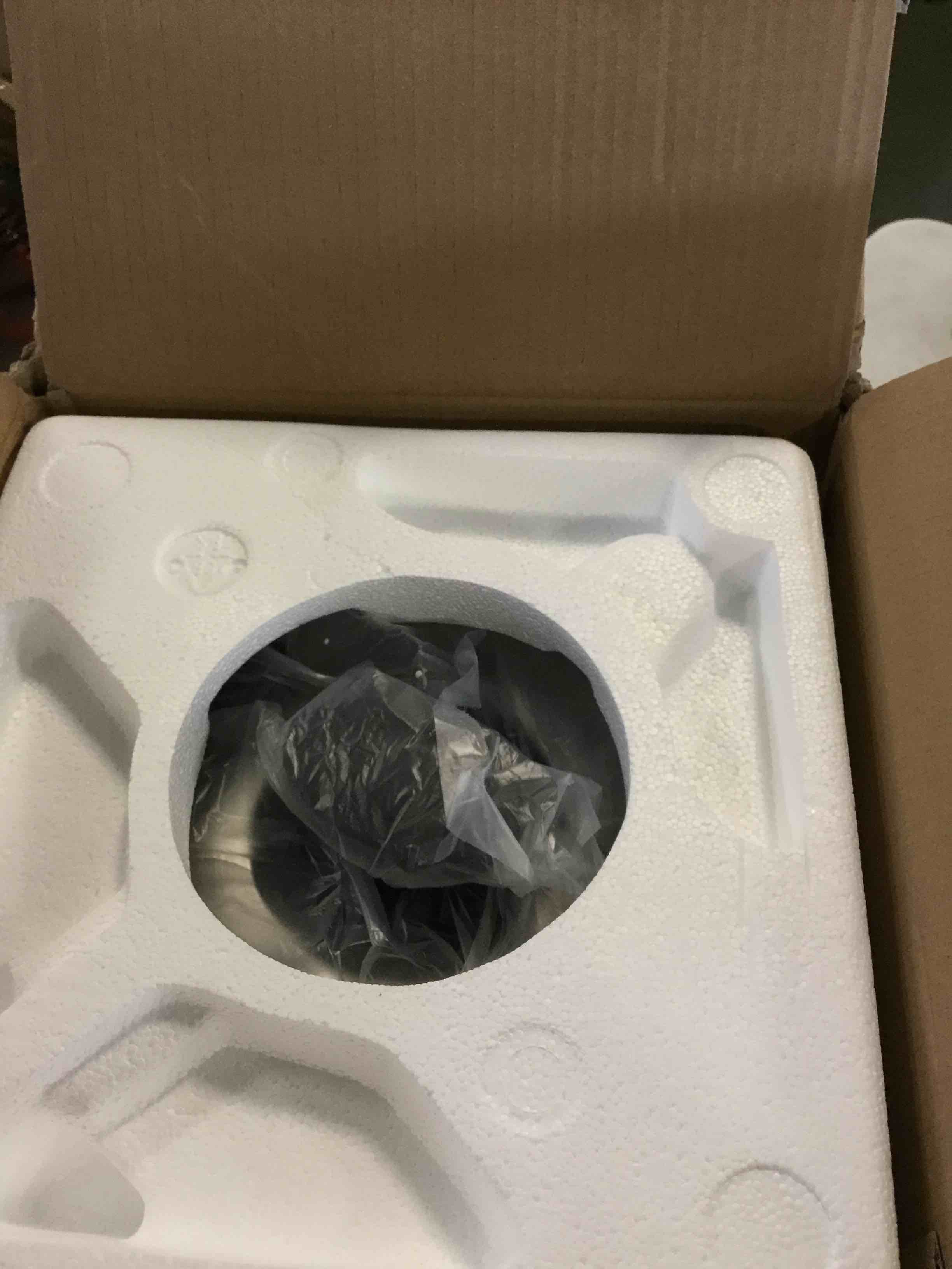 https://s3.amazonaws.com/lotting-images-prod/bidfta/RED5391041_1690391856068.jpeg