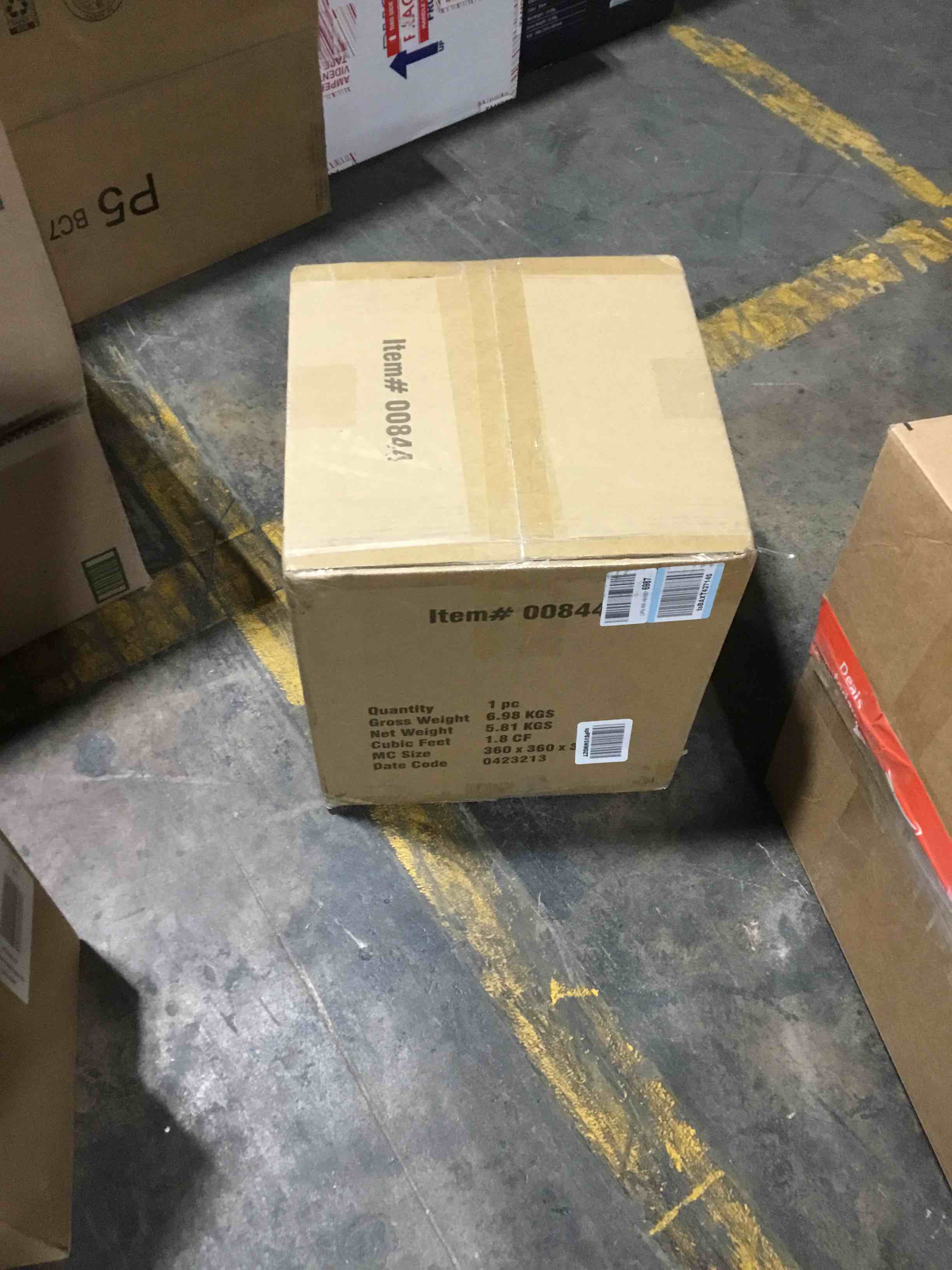 https://s3.amazonaws.com/lotting-images-prod/bidfta/RED5395414_1702127498082.jpeg