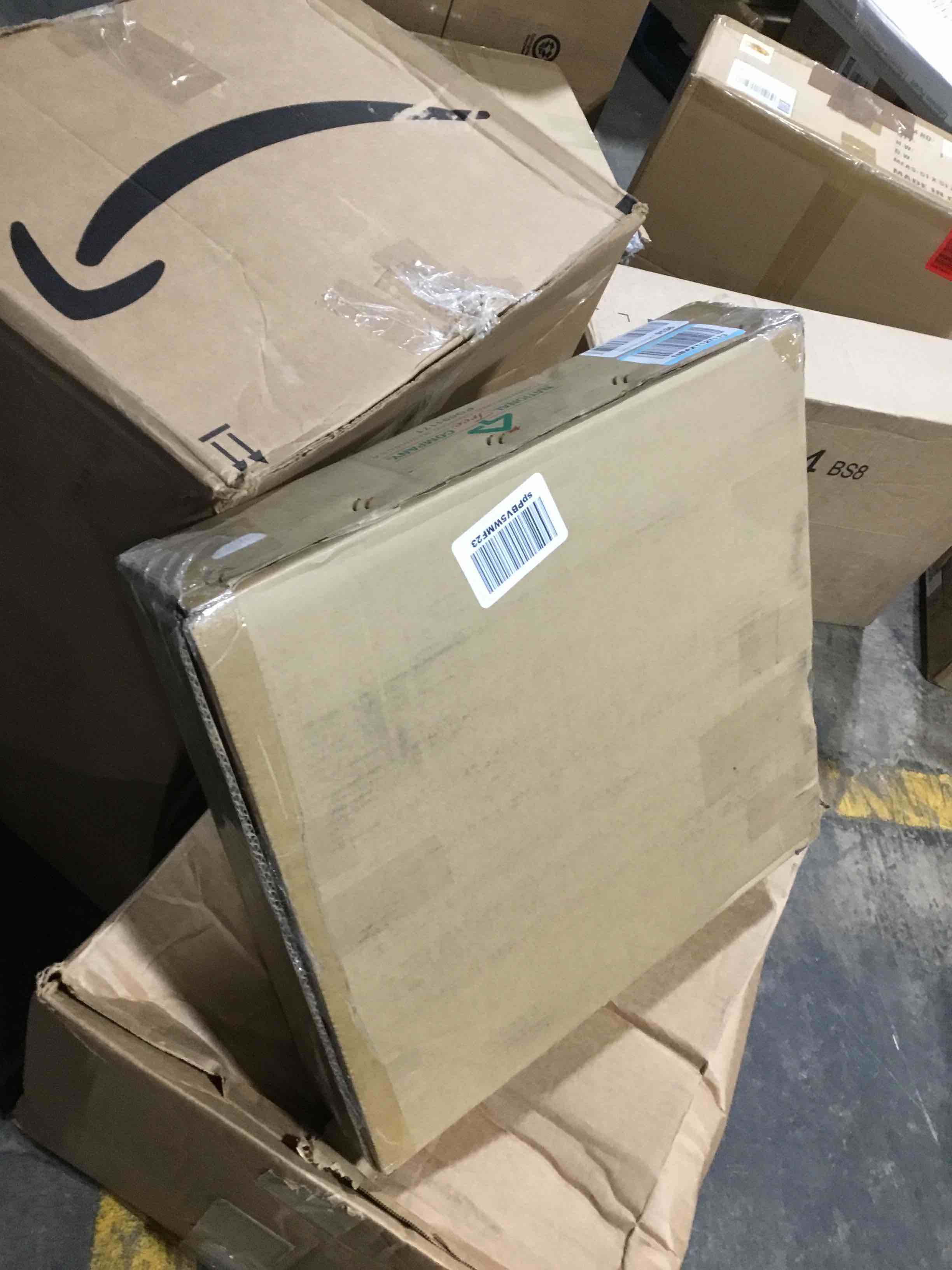 https://s3.amazonaws.com/lotting-images-prod/bidfta/RED5395418_1702127763517.jpeg