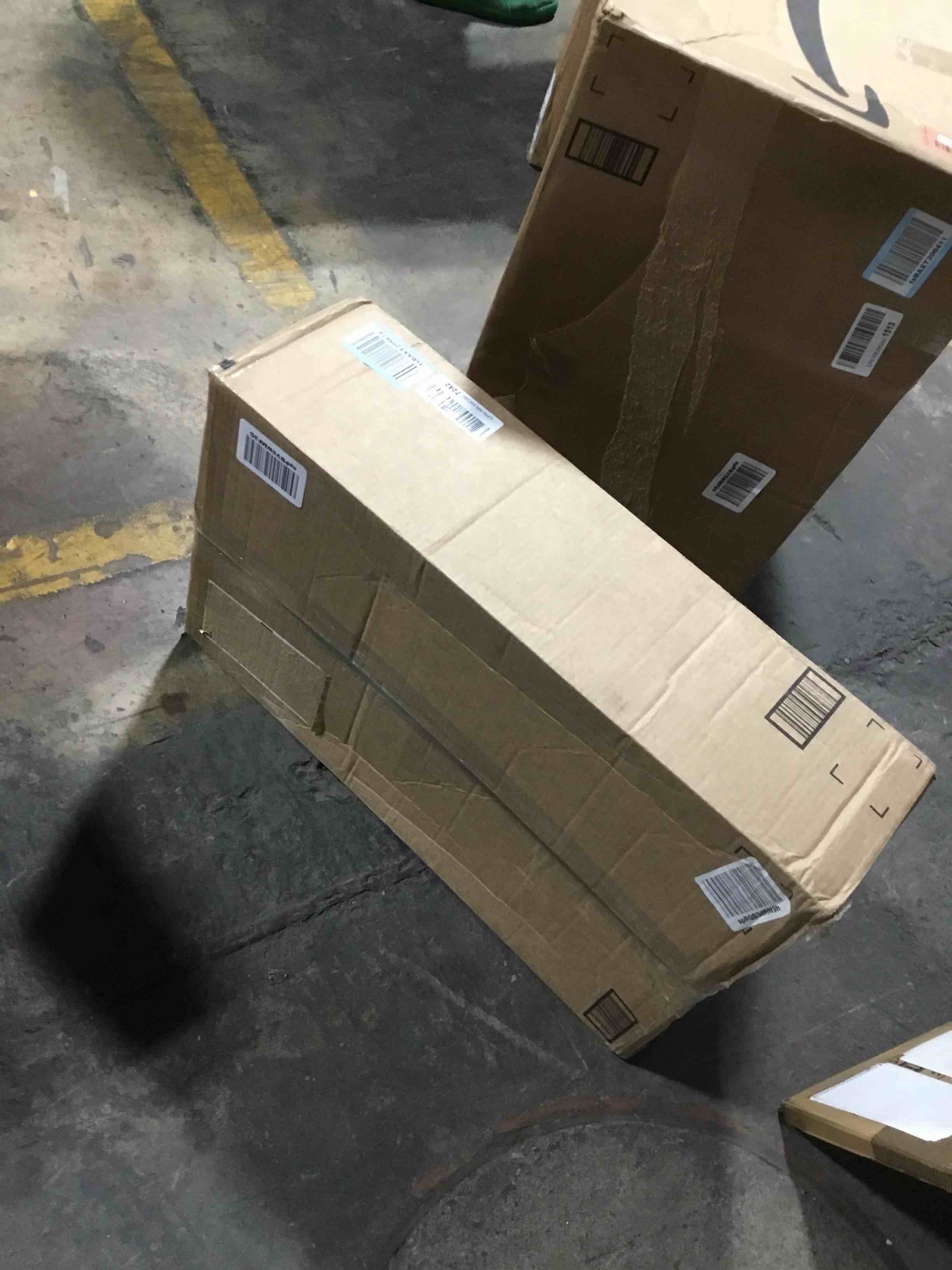 https://s3.amazonaws.com/lotting-images-prod/bidfta/RED5395421_1702127961194.jpeg