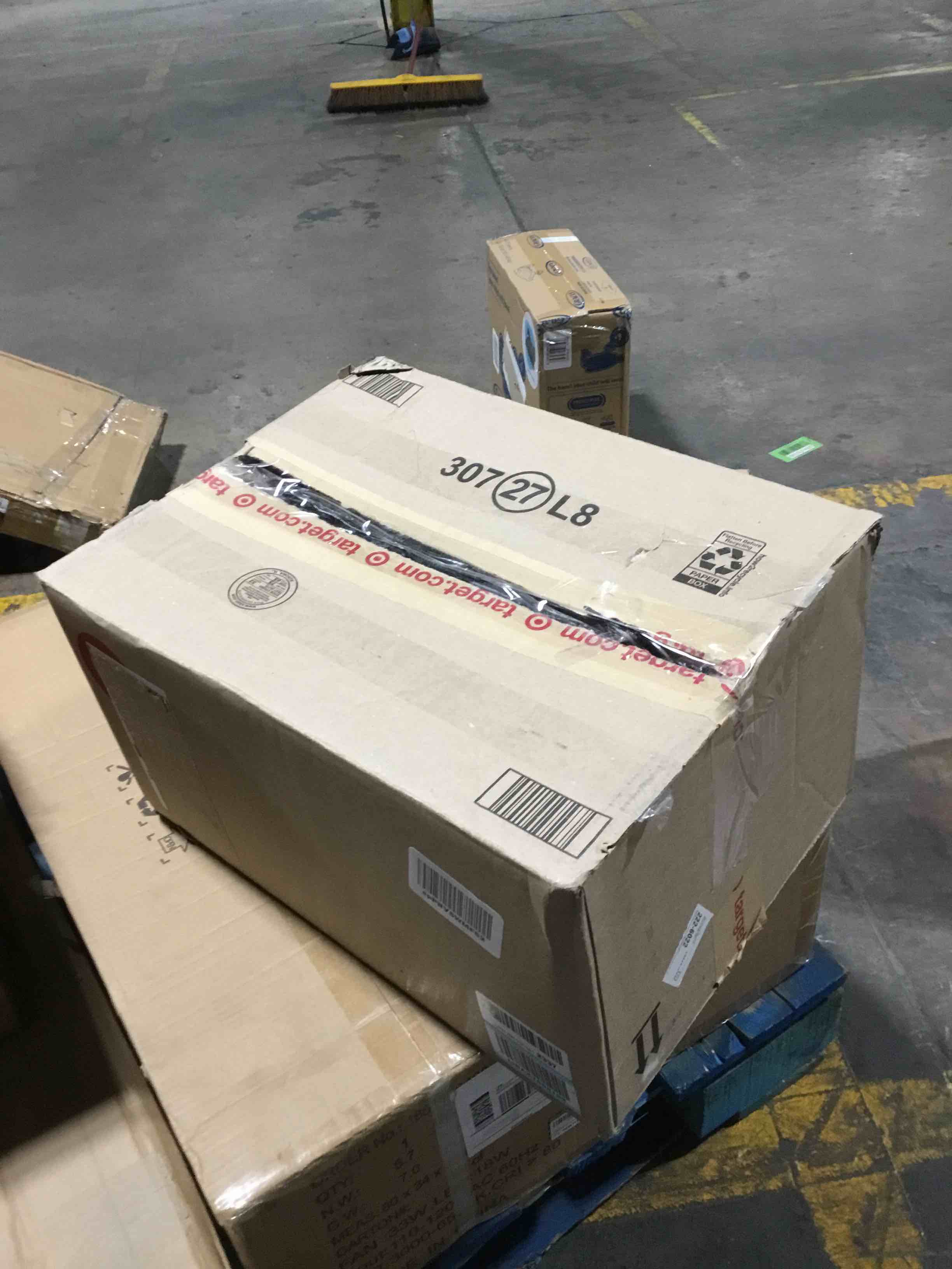 https://s3.amazonaws.com/lotting-images-prod/bidfta/RED5395443_1702130655292.jpeg