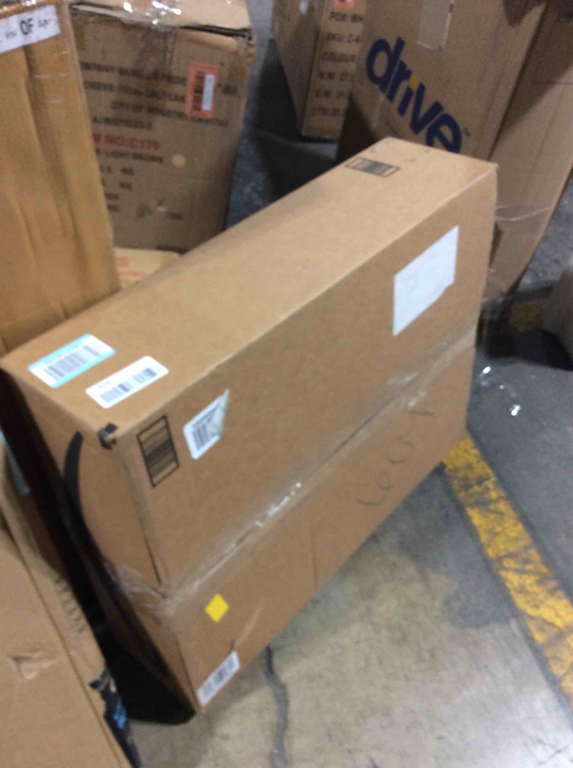 https://s3.amazonaws.com/lotting-images-prod/bidfta/RED5395857_1702563842605.jpeg