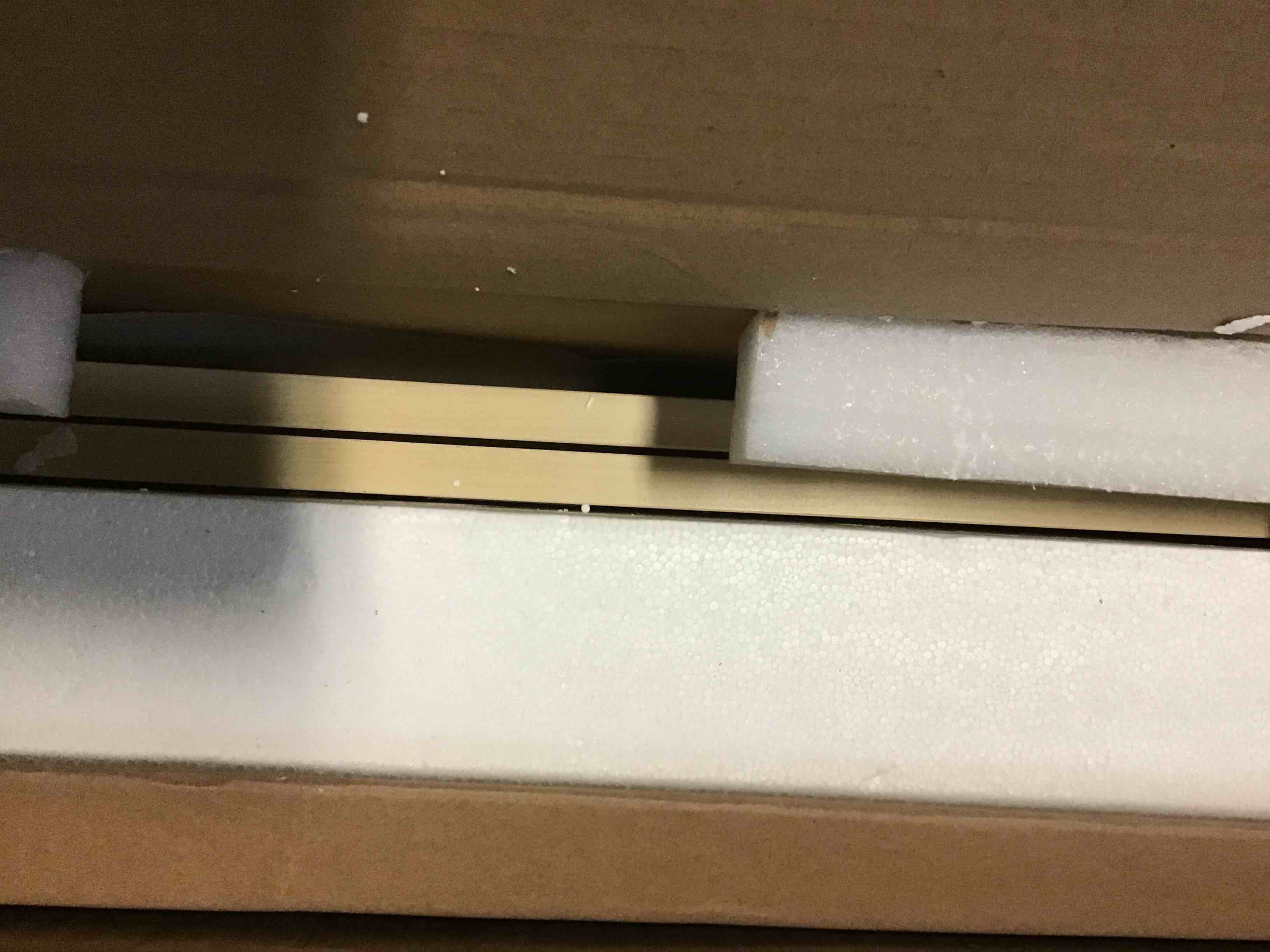https://s3.amazonaws.com/lotting-images-prod/bidfta/RED5395980_1692017636674.jpeg