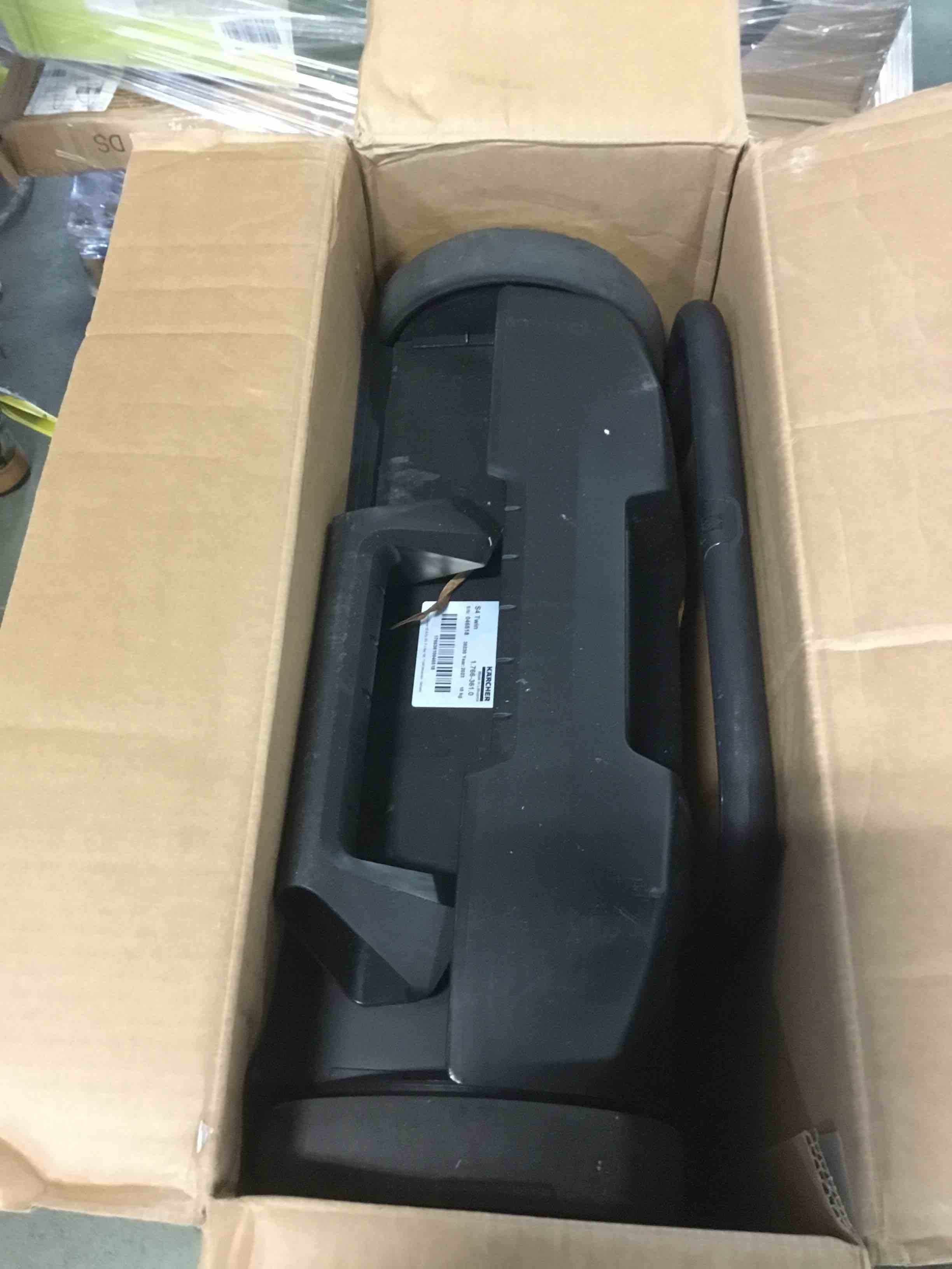 https://s3.amazonaws.com/lotting-images-prod/bidfta/RED5396321_1692187443016.jpeg