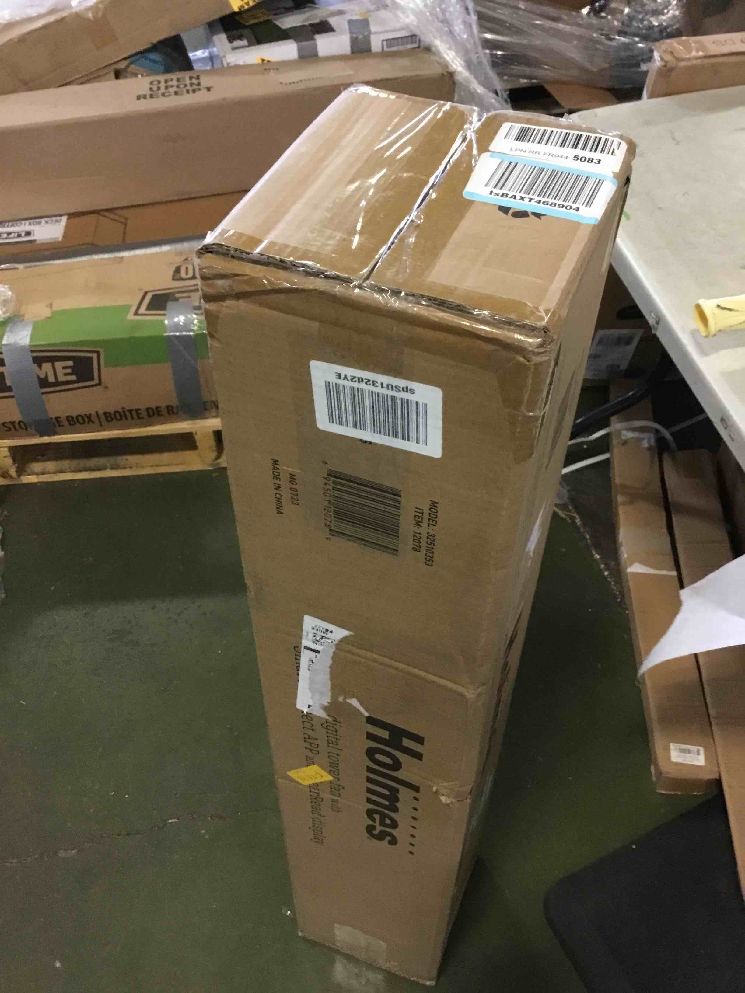 https://s3.amazonaws.com/lotting-images-prod/bidfta/RED5396374_1692197343454.jpeg