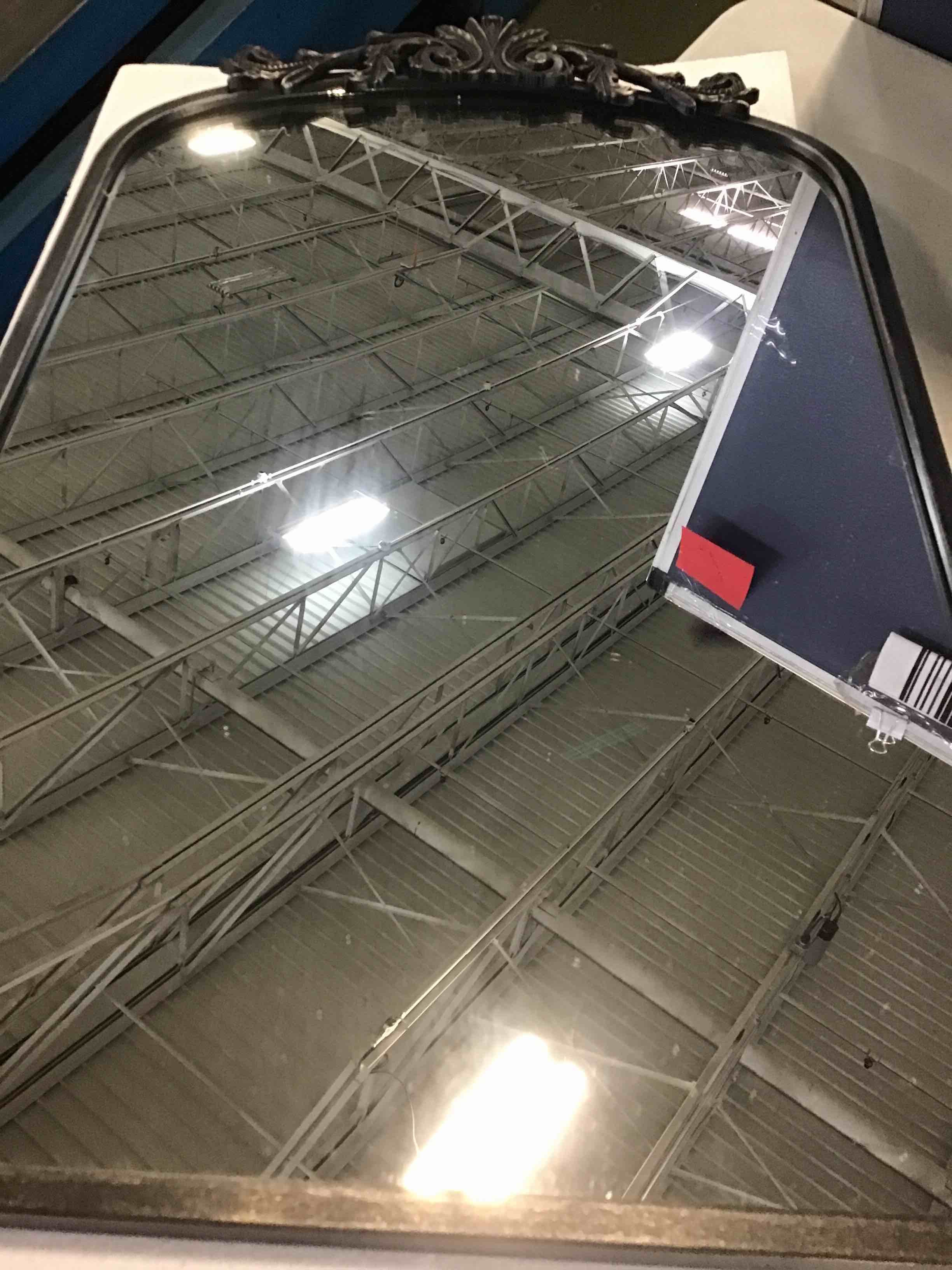 https://s3.amazonaws.com/lotting-images-prod/bidfta/RED5396557_1692282656787.jpeg