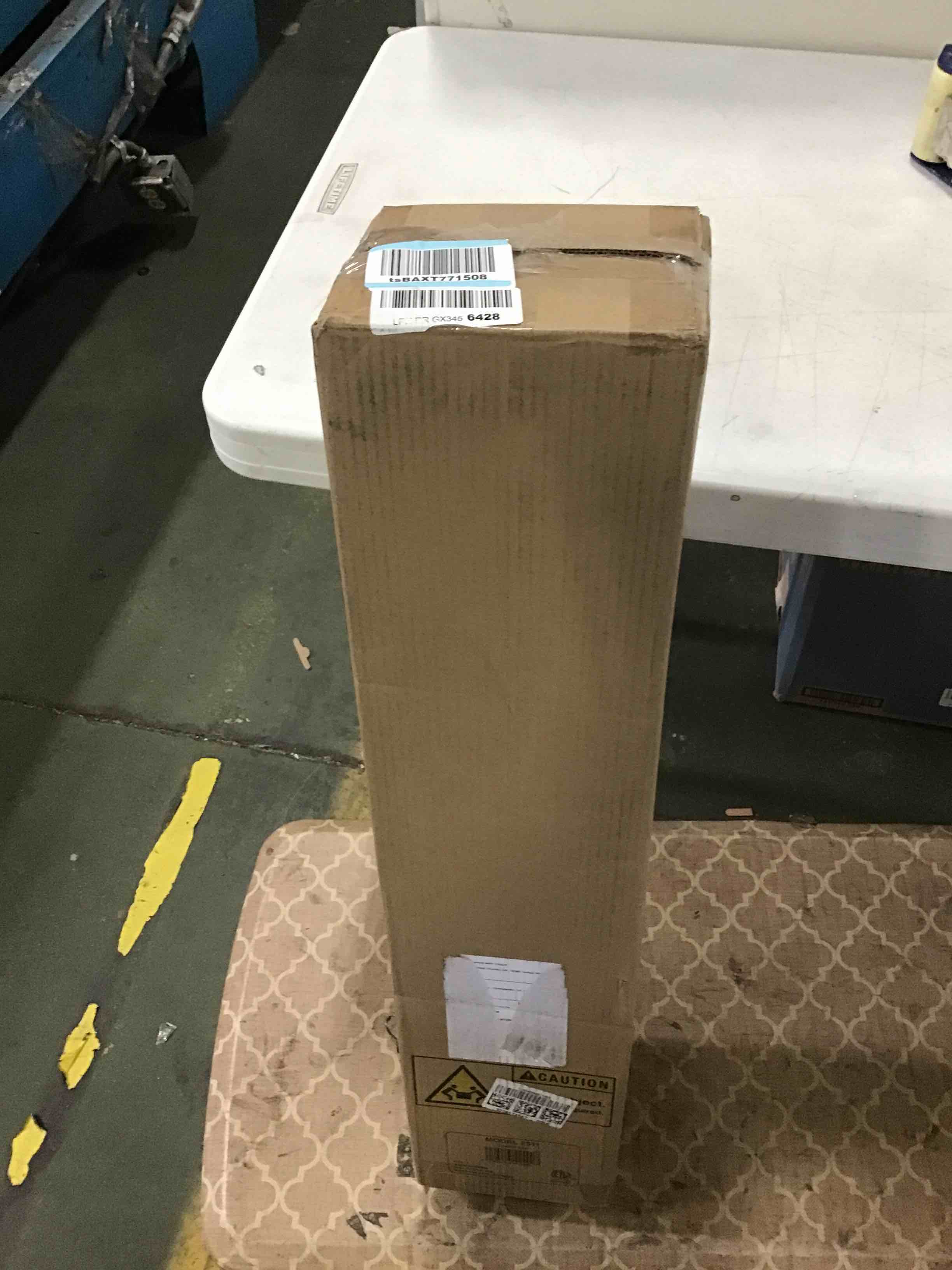 https://s3.amazonaws.com/lotting-images-prod/bidfta/RED5397227_1692816444743.jpeg