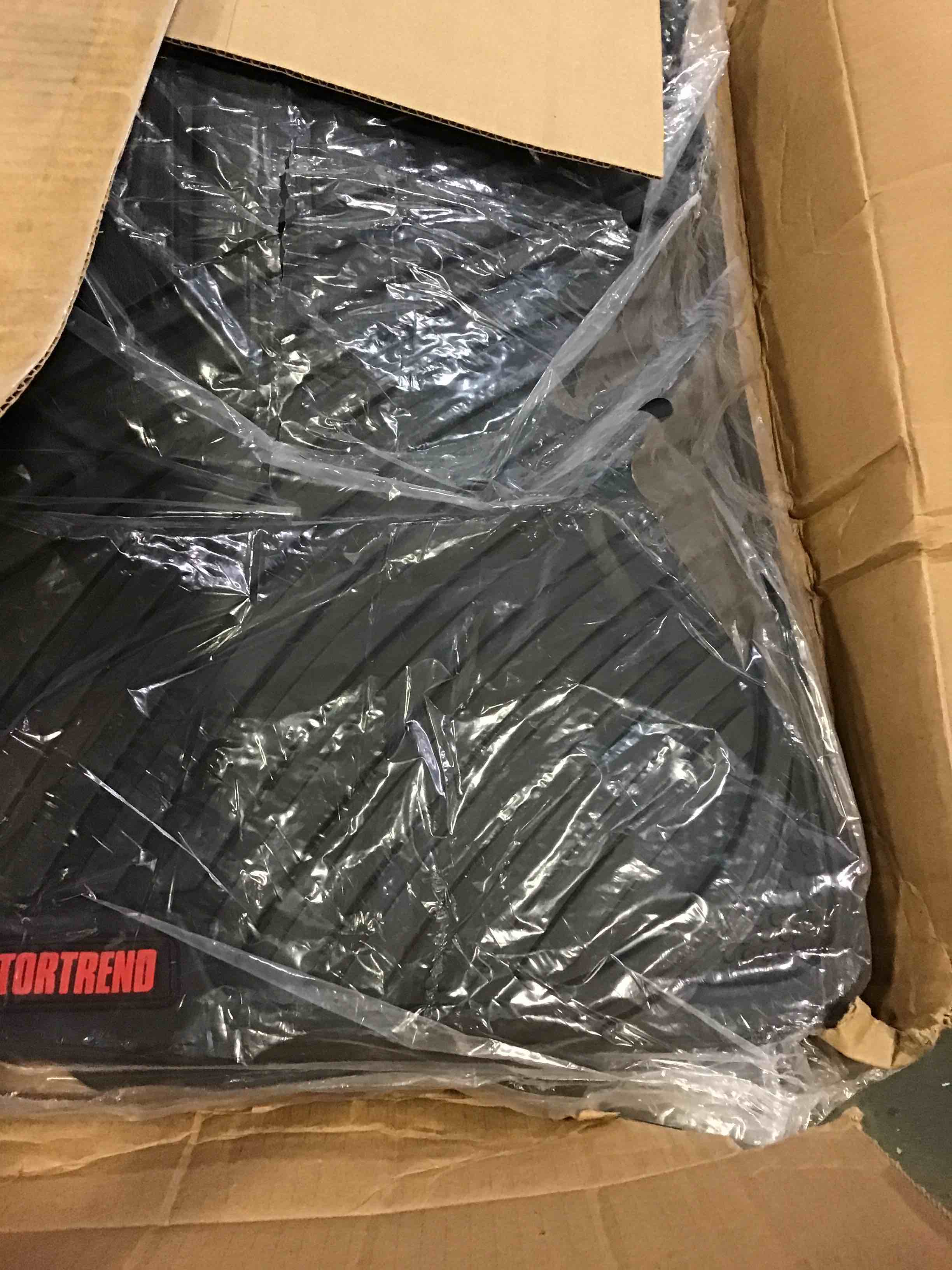 https://s3.amazonaws.com/lotting-images-prod/bidfta/RED5397331_1692891524425.jpeg