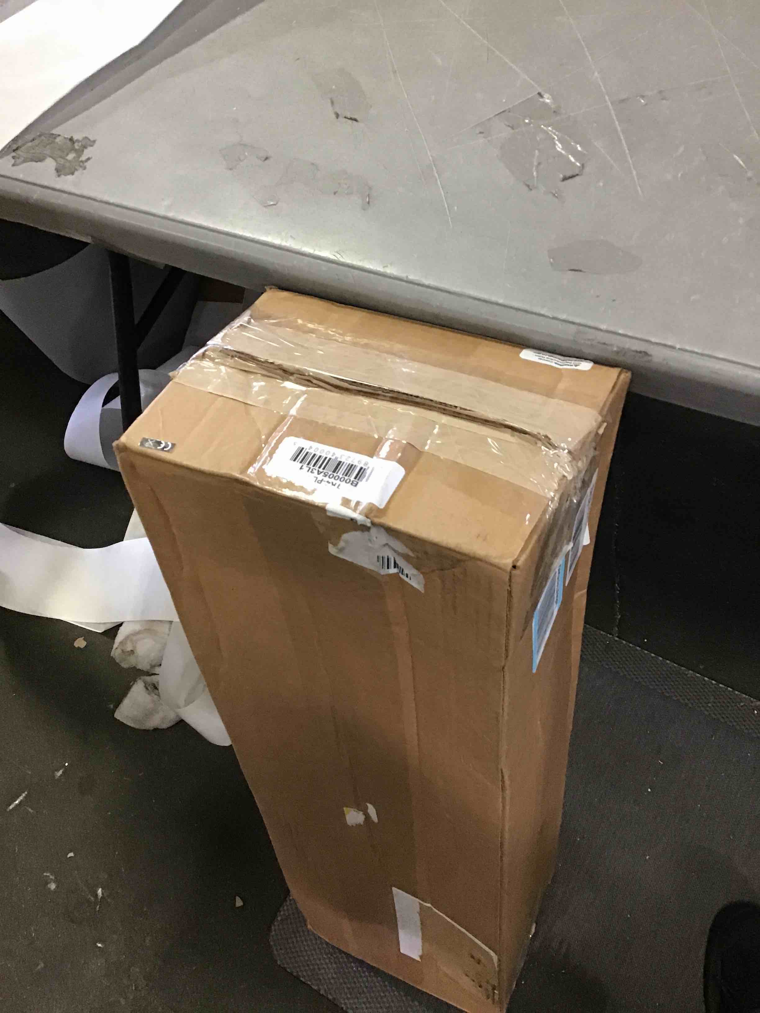 https://s3.amazonaws.com/lotting-images-prod/bidfta/RED5397385_1692901606526.jpeg