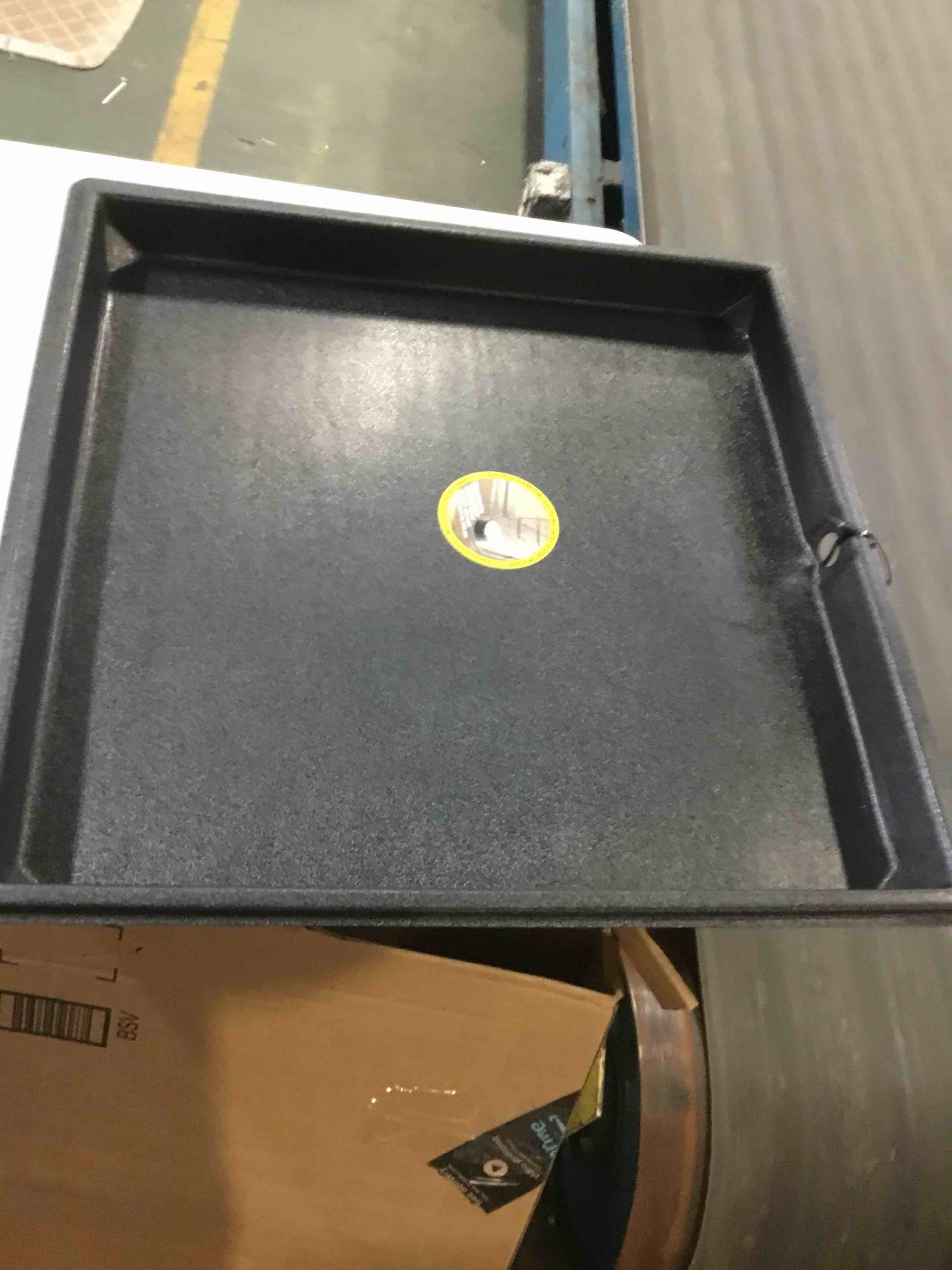 https://s3.amazonaws.com/lotting-images-prod/bidfta/RED5397574_1691254057288.jpeg