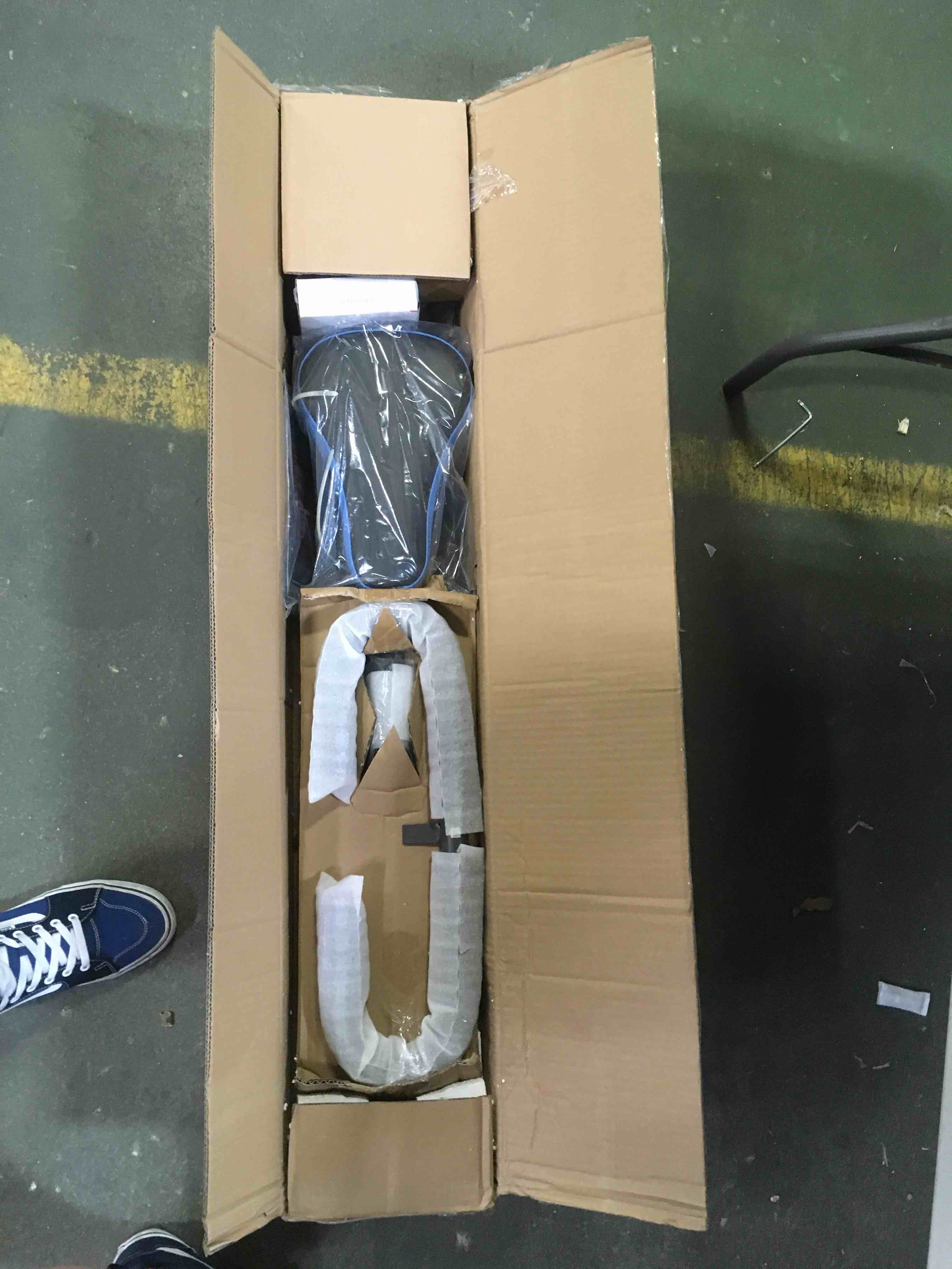 https://s3.amazonaws.com/lotting-images-prod/bidfta/RED5397663_1691525024152.jpeg